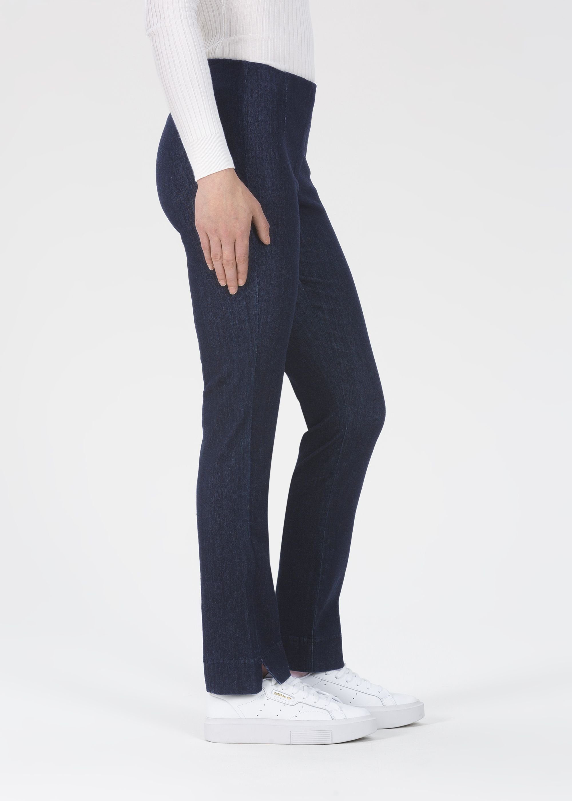 Ina eclipse mit Straight-Jeans (rinse) dark Stehmann Beinschlitzen