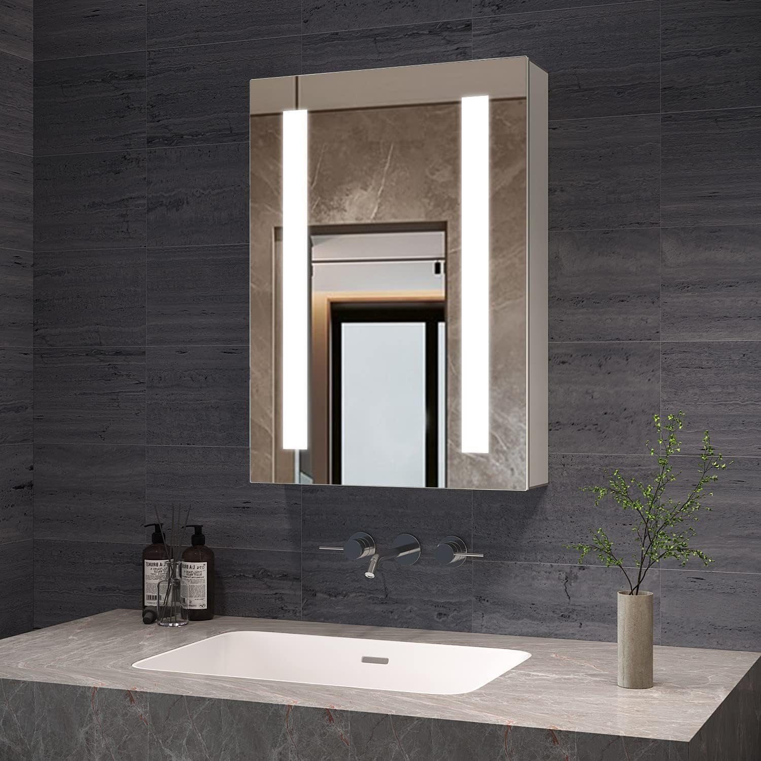 Badezimmerspiegelschrank Spiegelschrank Bad 50 cm breit mit led Beleuchtung Steckdose