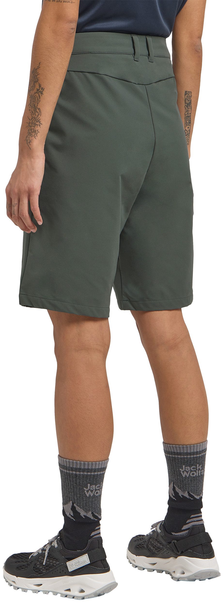 Jack Wolfskin Shorts PICO TRAIL SHORTS W mit zwei Hüfttaschen, winddicht, atmungsaktiv, längerer Bermudaschnitt