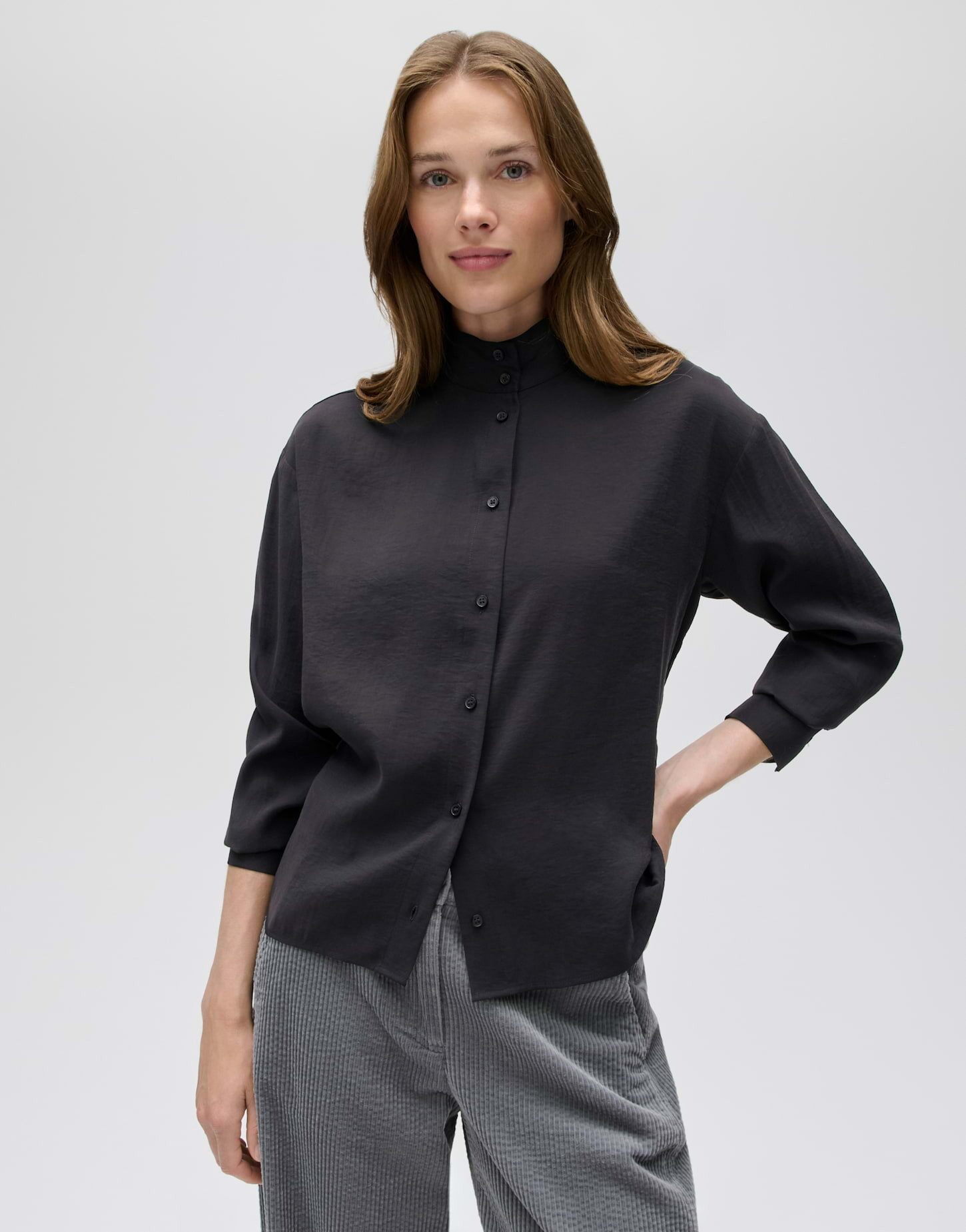 OPUS Satinbluse Fasofta aus Satin mit Crash-Optik Weite Silhouette mit Stehkragen und Faltendetail am Rücken