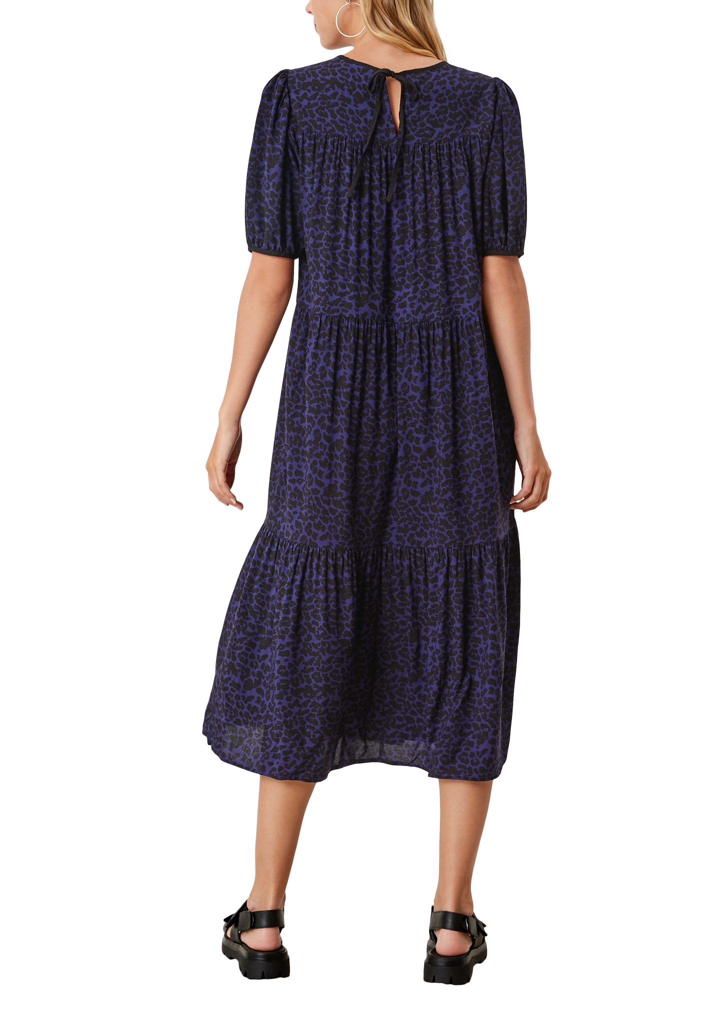 QS Maxikleid Stufenkleid Out mit Cut Animalprint Volants, ozeanblau