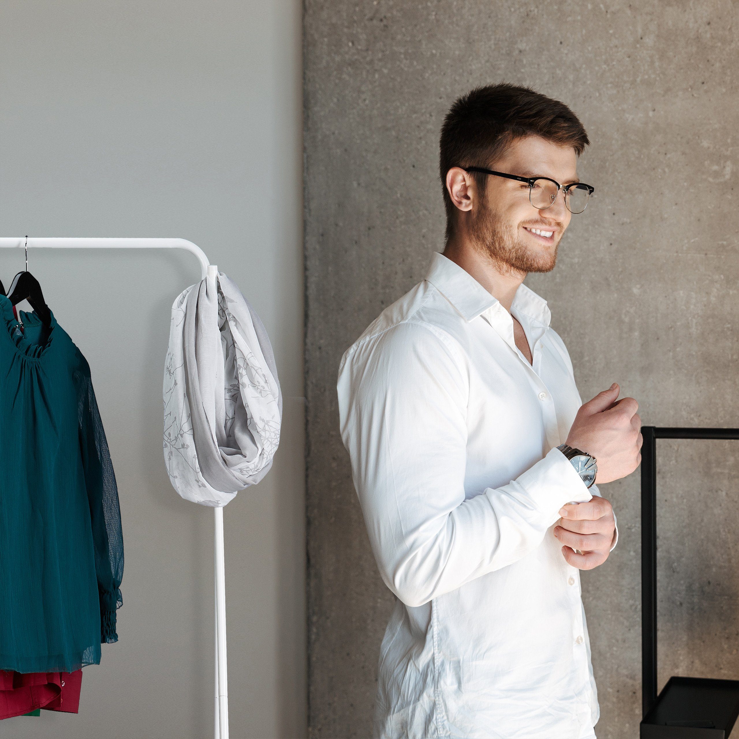 relaxdays Kleiderständer mit 2 Ablage