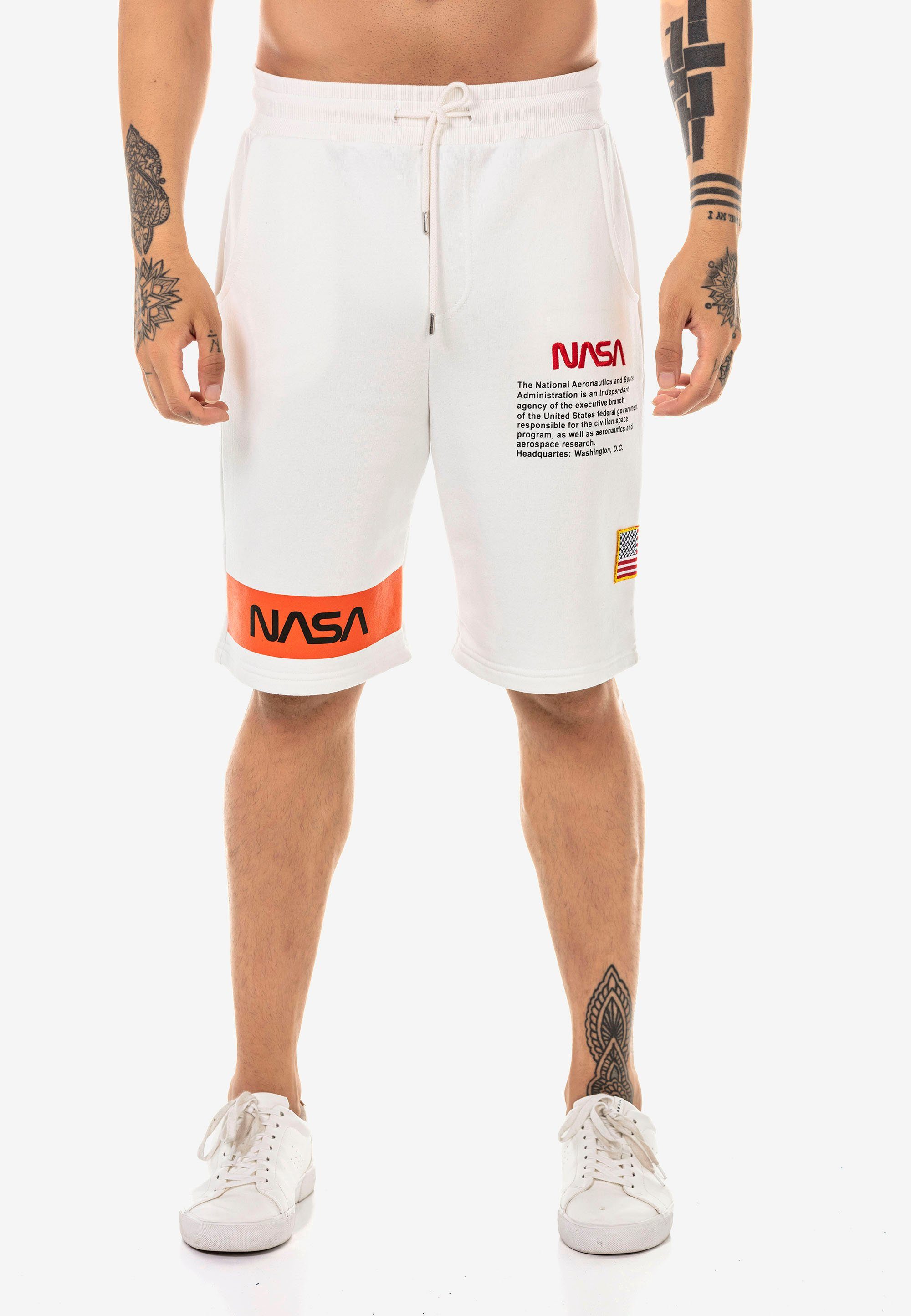 RedBridge Shorts Plano mit gesticktem NASA-Motiv ecru