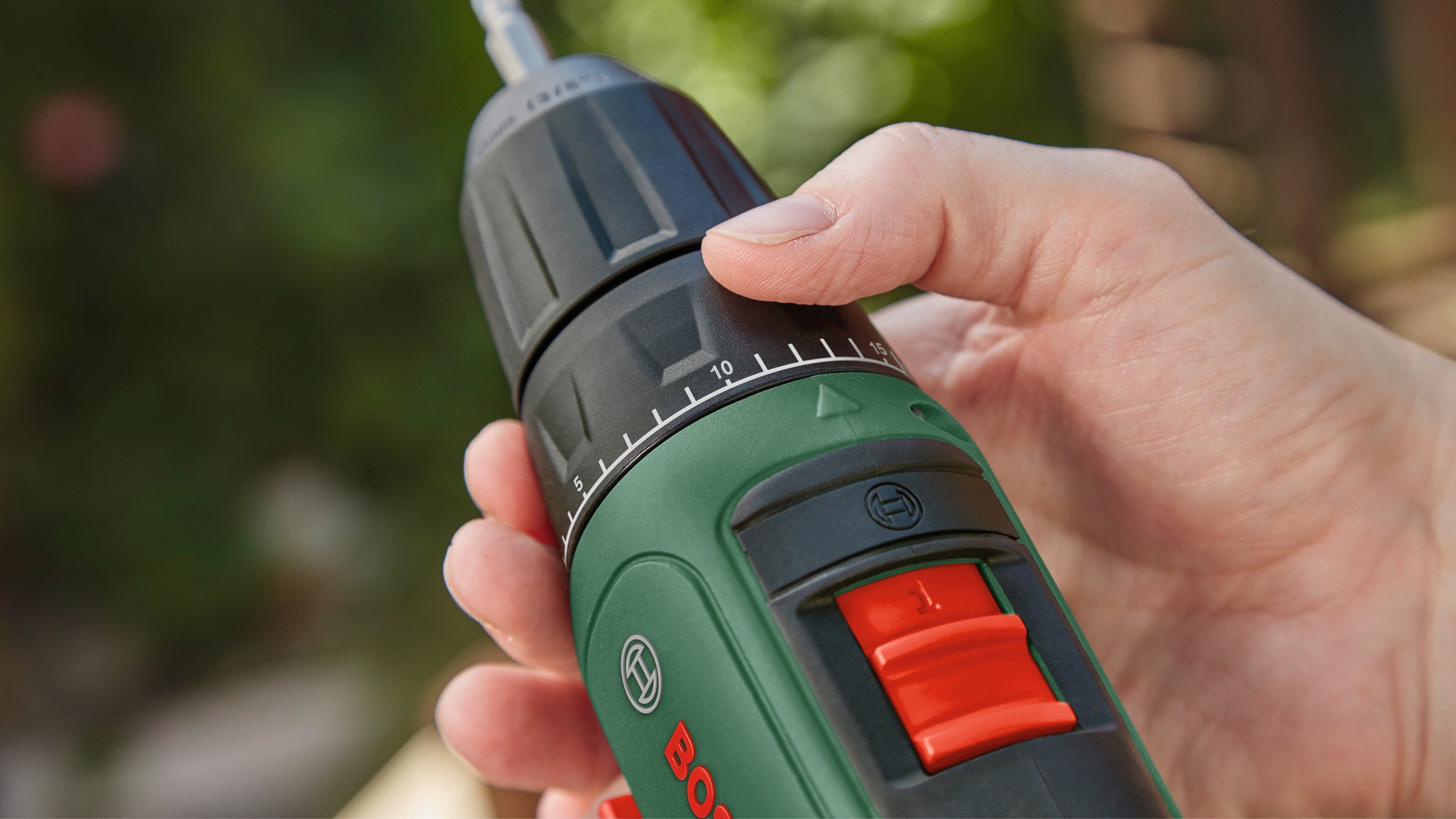 Bosch Home & Ah 12V/1,5 30 Nm, 1500 Ladegerät EasyDrill und Garden Akku Akku-Schrauber 1200, mit U/min