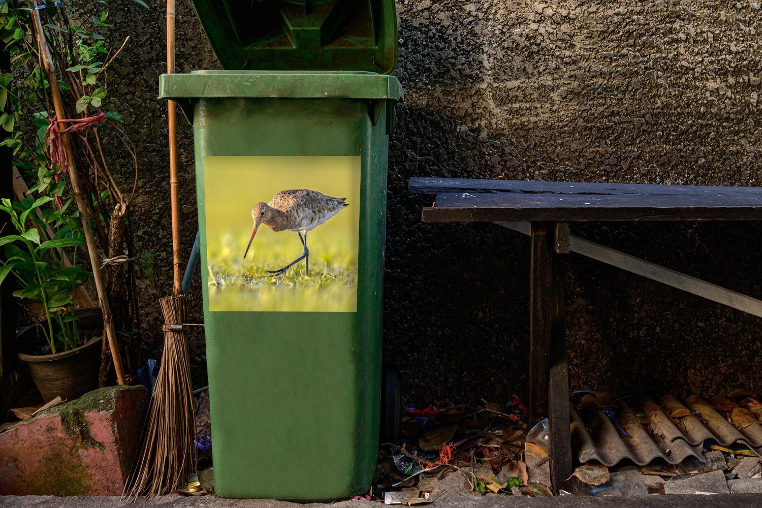 MuchoWow Wandsticker Abfalbehälter St), - Landschaft Gras - Mülltonne, Sticker, - Mülleimer-aufkleber, Container, Uferschnepfe Vögel (1