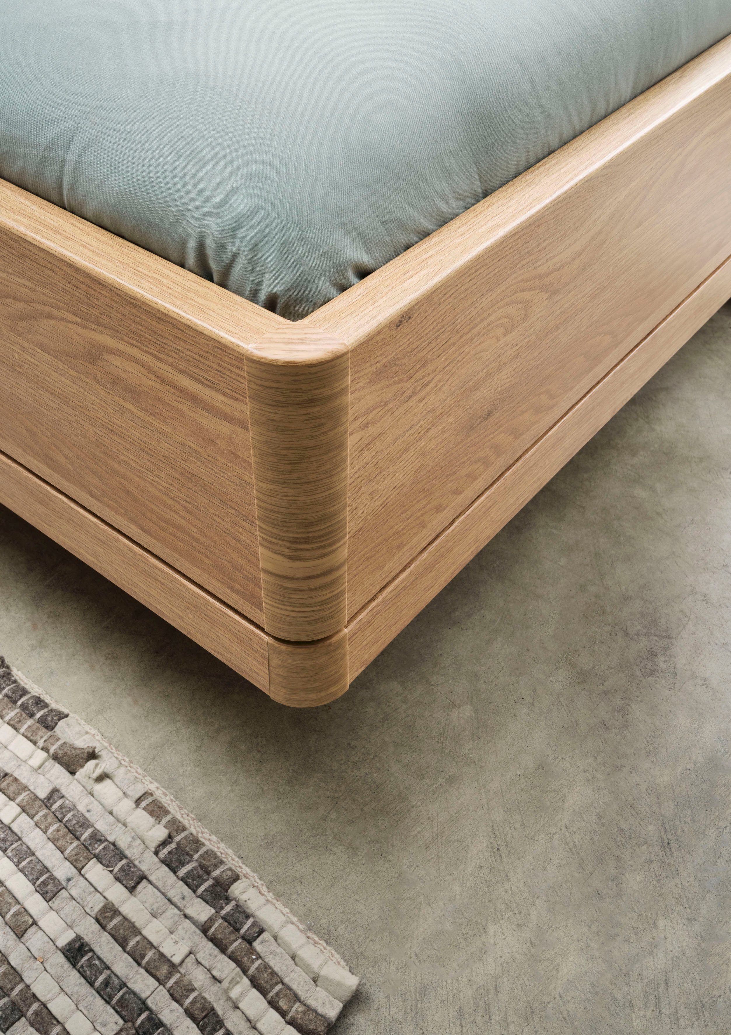 WIEMANN Bett Kiruna, Bettgestell, Bettrahmen, Eiche Nachbildung, Polsterkopfteil (4-fache Liegehöhenverstellung, MADE IN GERMANY), Polsterkopfteil aus Kunstleder, verschiedene Größen, in Komforthöhe