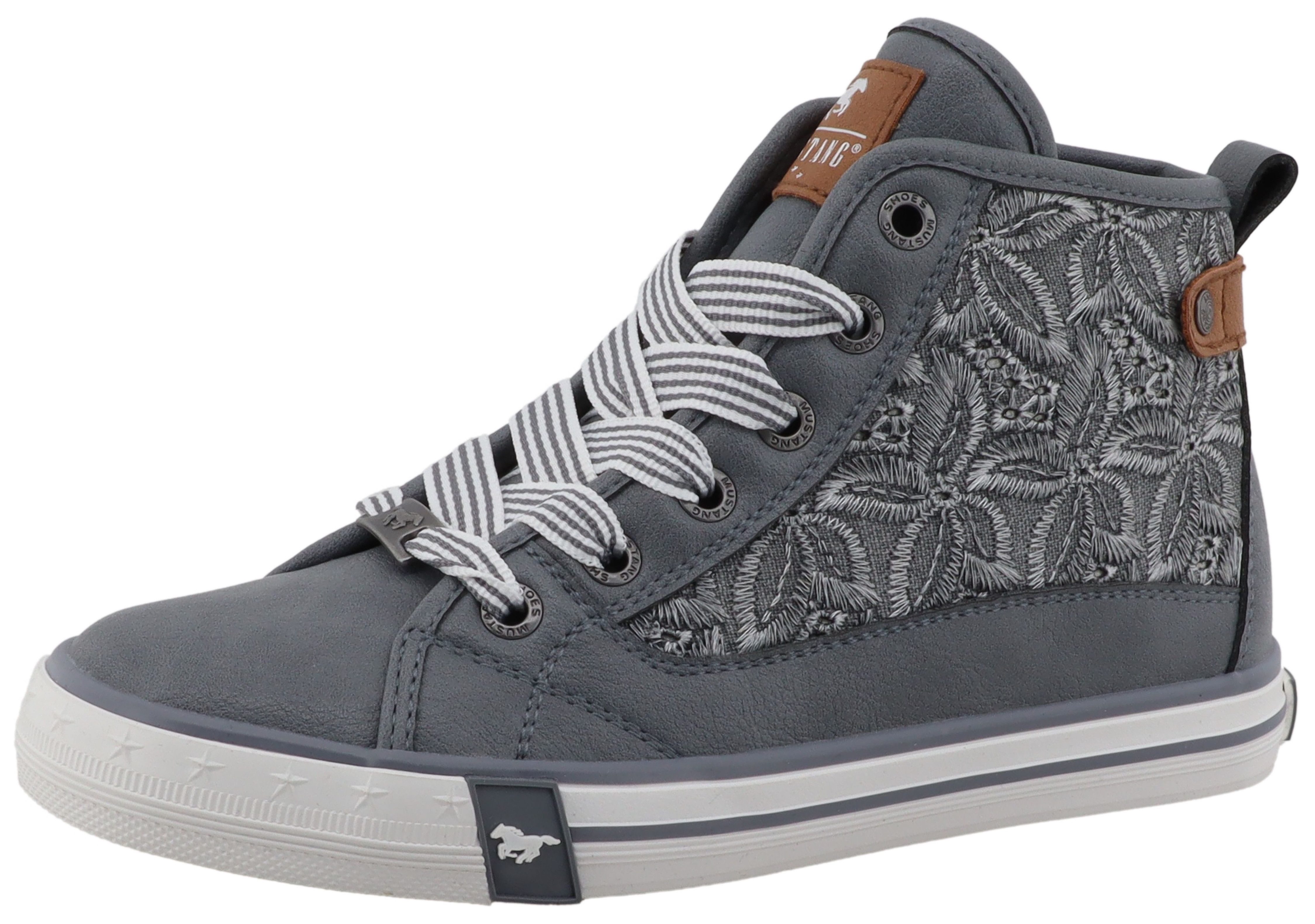 Mustang Shoes Gaspare Sneaker Schnürboots, Freizeitschuh mit hübscher Blüenstickerei