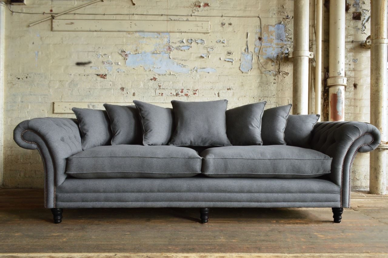 Xlmoebel Chesterfield-Sofa Elegantes Sofa in Grau aus Samt und Leder mit Knopfheftung, Hergestellt in Europa