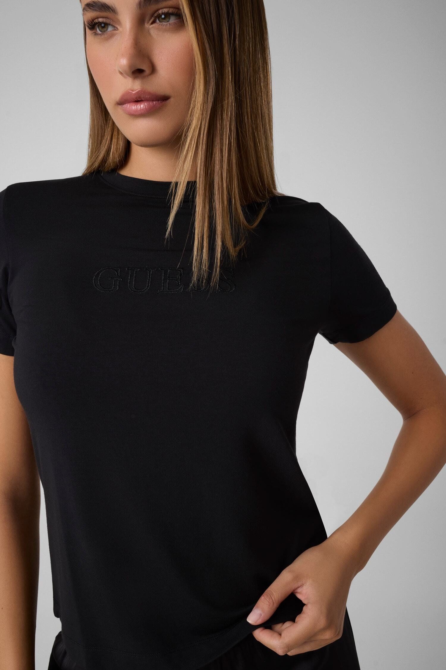 Guess T-Shirt MARIKA T-SHIRT mit Logostickerei, Modalmix