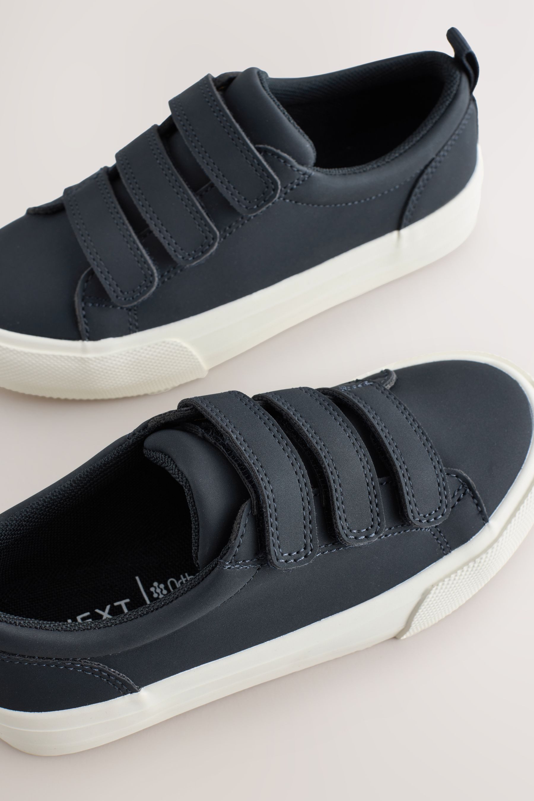 Next Lässig-elegante Sneaker, weite Passform Sneaker (1-tlg)