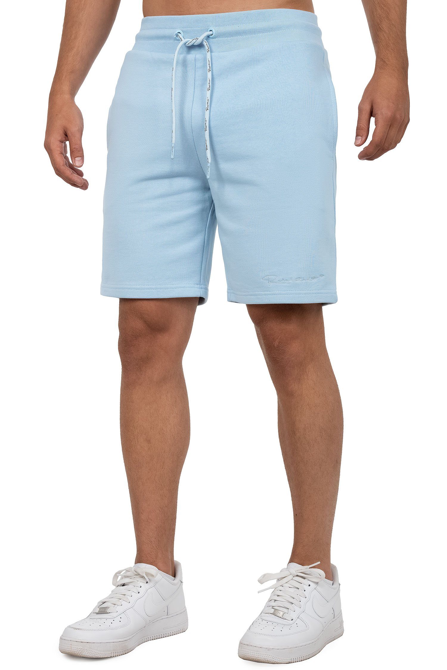 Reichstadt Shorts Basic Casual Kurze Hose 23RS036 (1-tlg) mit Stitching am Hosenbein Hellblau | Shorts