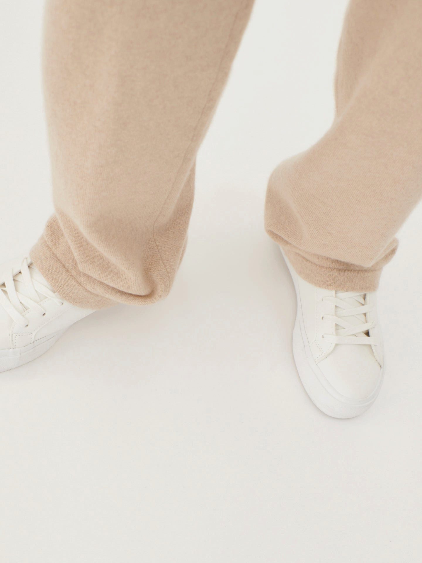 GOBI Cashmere Jogger Pants Naturfarbe Gerade Jogginghose aus Kaschmir
