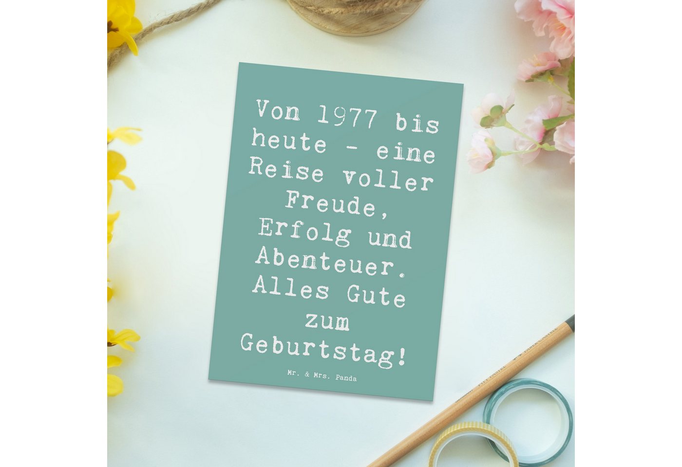 Thumbnail - Mr. & Mrs. Panda Postkarte Spruch 1977 Geburtstag - Meeresbrise - Geschenk, Jahrgang 1977, Gute