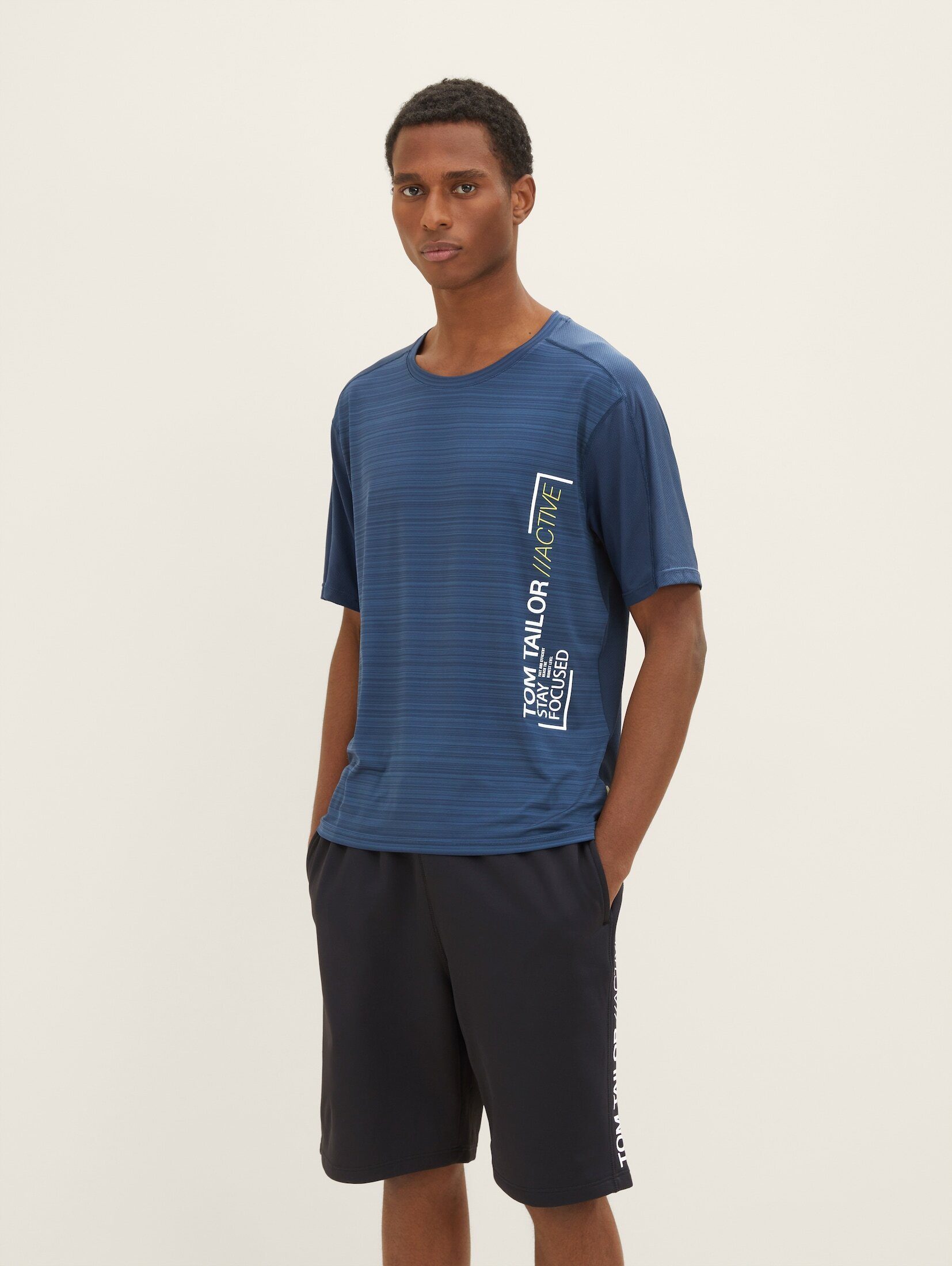 TAILOR Atmungsaktives T-Shirt mit Dot TOM Blue Textprint Light Langarmshirt