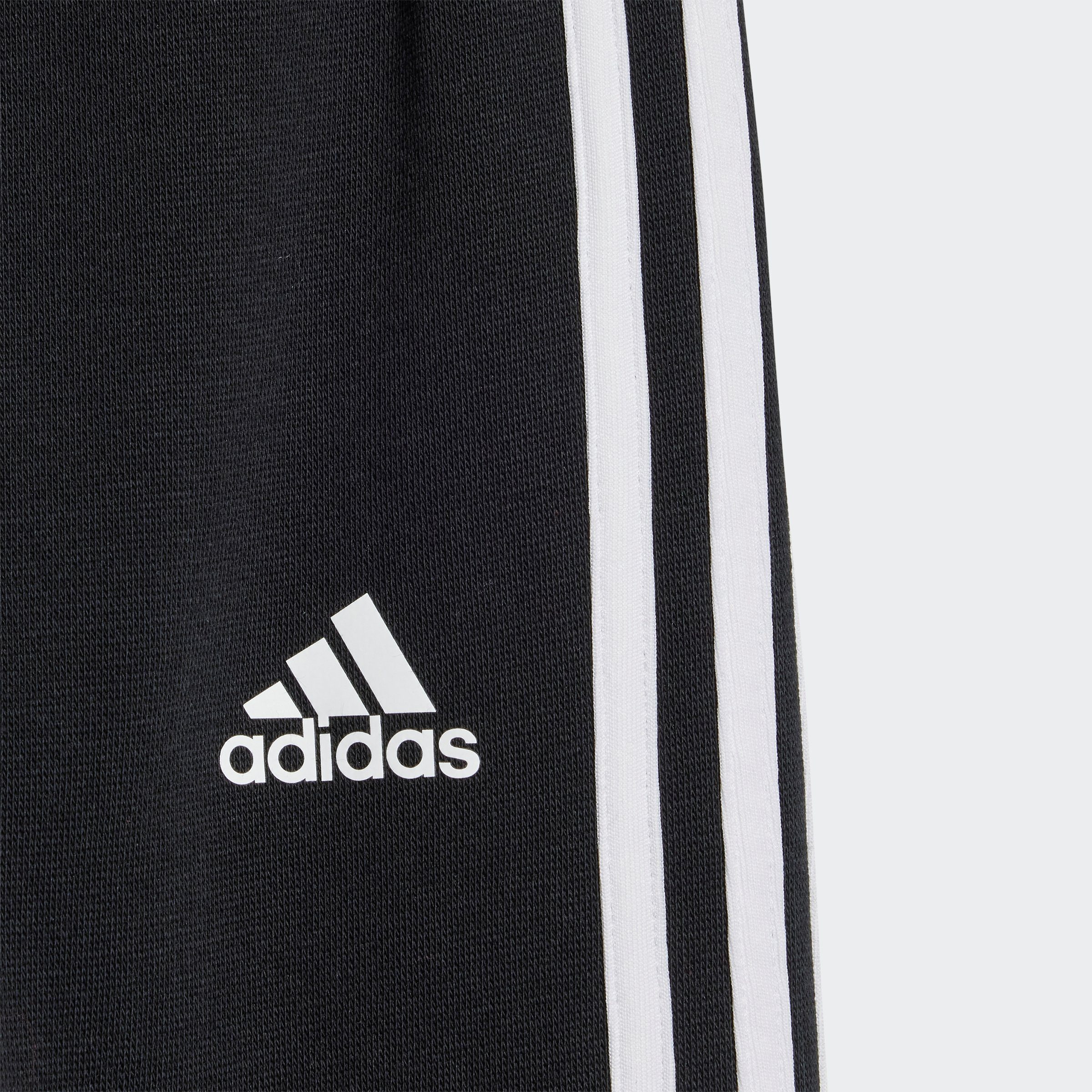 adidas Sportswear Trainingsanzug 2-tlg) (Set, JOG I BOS LOGO BRIRED/WHITE
