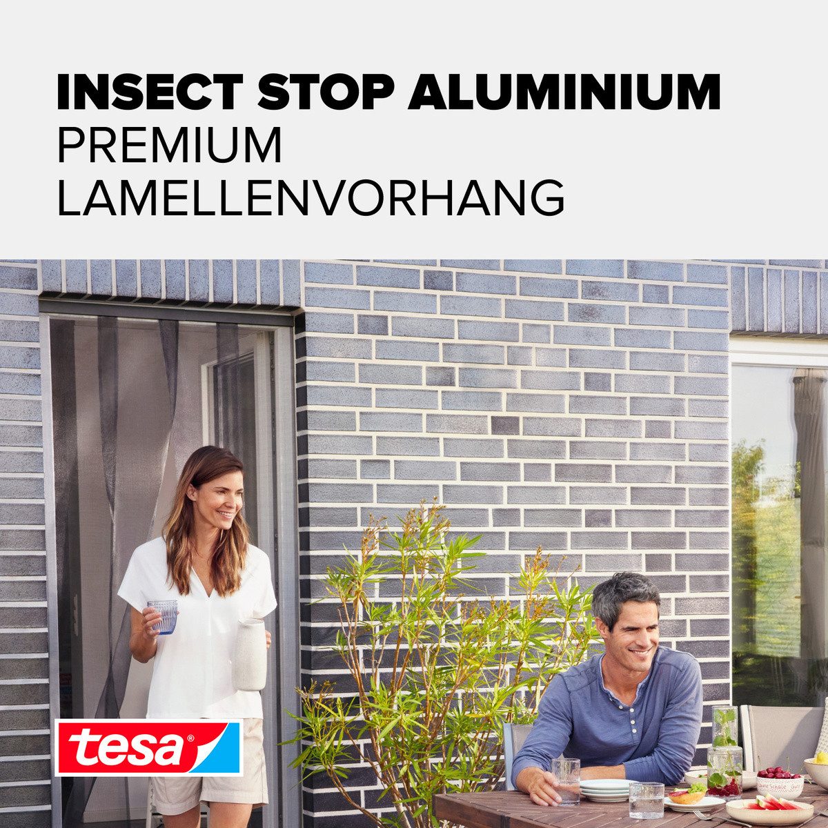 tesa Insektenschutz-Tür Insect Stop ALU Lamellentür teleskopierbar - 0,60m - 0,95m max. 2,20m, (Packung, 1-St., Alu Lamellentür teleskopierbar, selbstklebendes Premium-Klettband), Insektenschutzvorhang mit Lamellen - für Balkon- und Terrassentüren