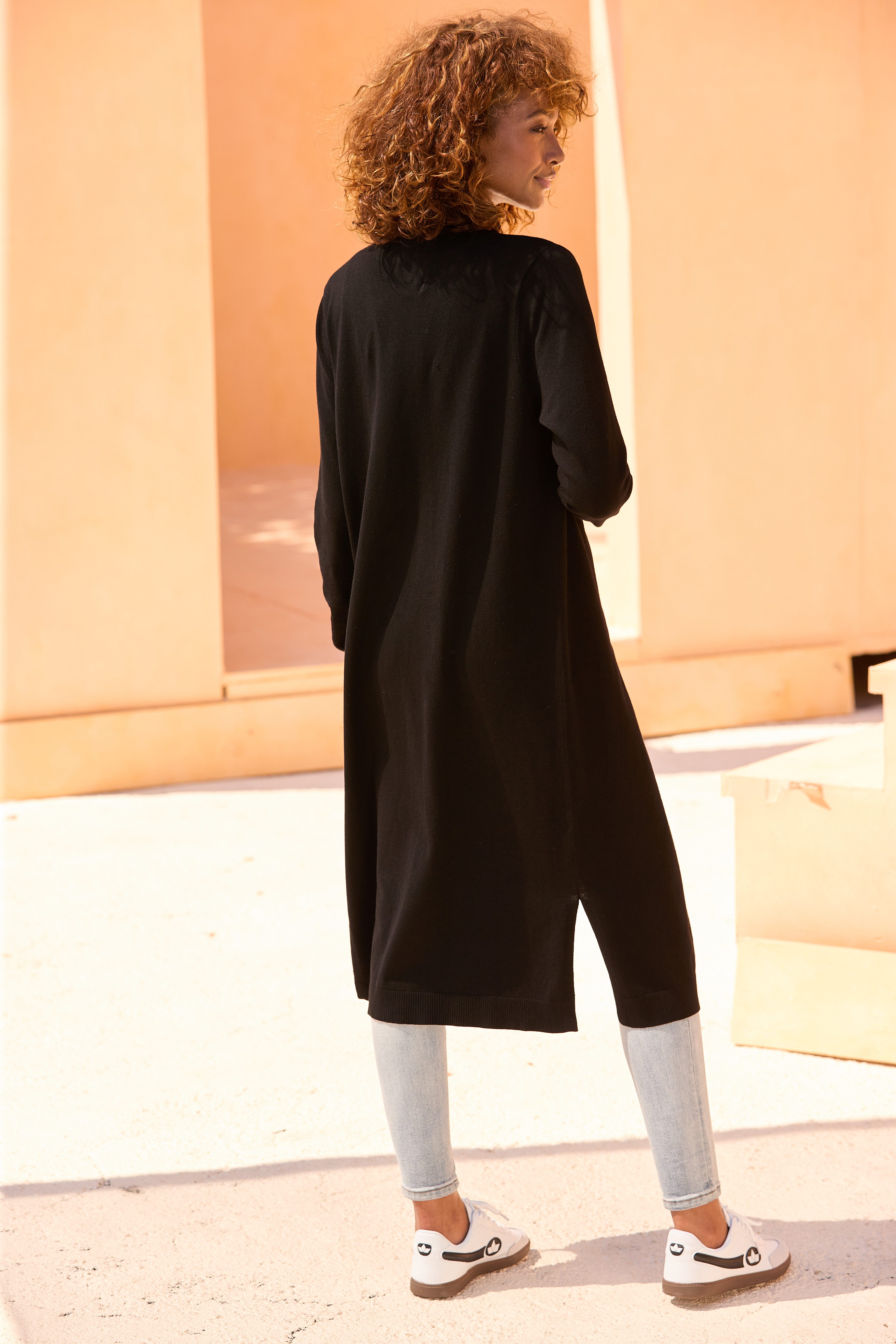 LASCANA Cardigan mit seitlichen Schlitzen, Longstrickjacke aus weichem Rippstrick