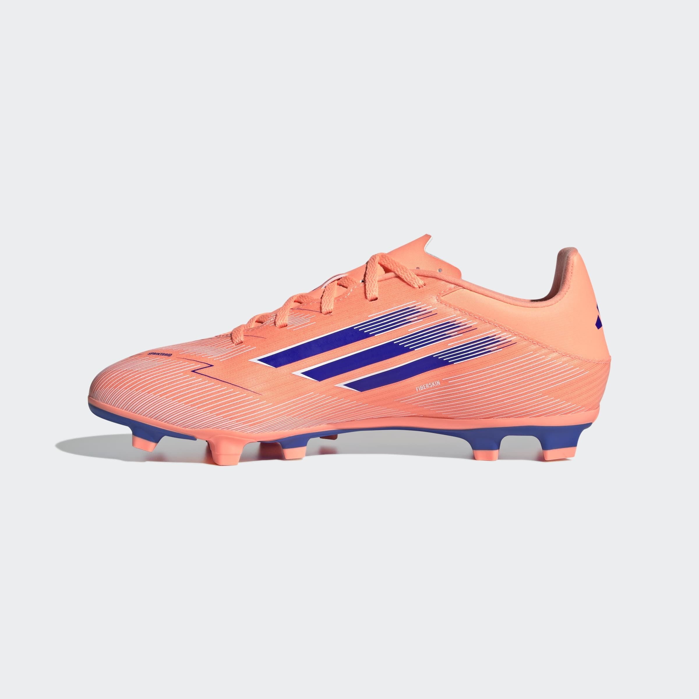 adidas Performance F50 CLUB KUNSTRASEN NEUERER GENERATION, HART- UND ASCHENPLÄTZE Fußballschuh geeignet für Rasen- und Kunstrasenplätze