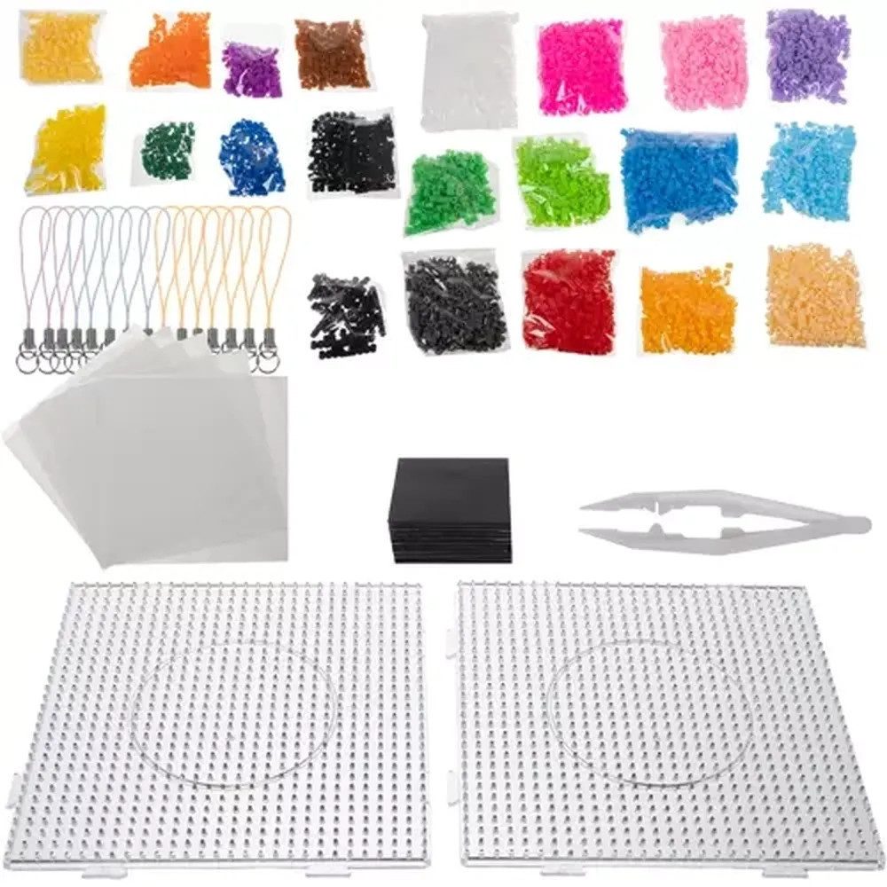KRUZZEL Bügelperlen Bastelset Bügelperlen XXL, (Spar-Set 6500-tlg), inkl. 2 Perlenpads, 15 Vorlagen, Bügelpapier, Pinzette, Anhänger