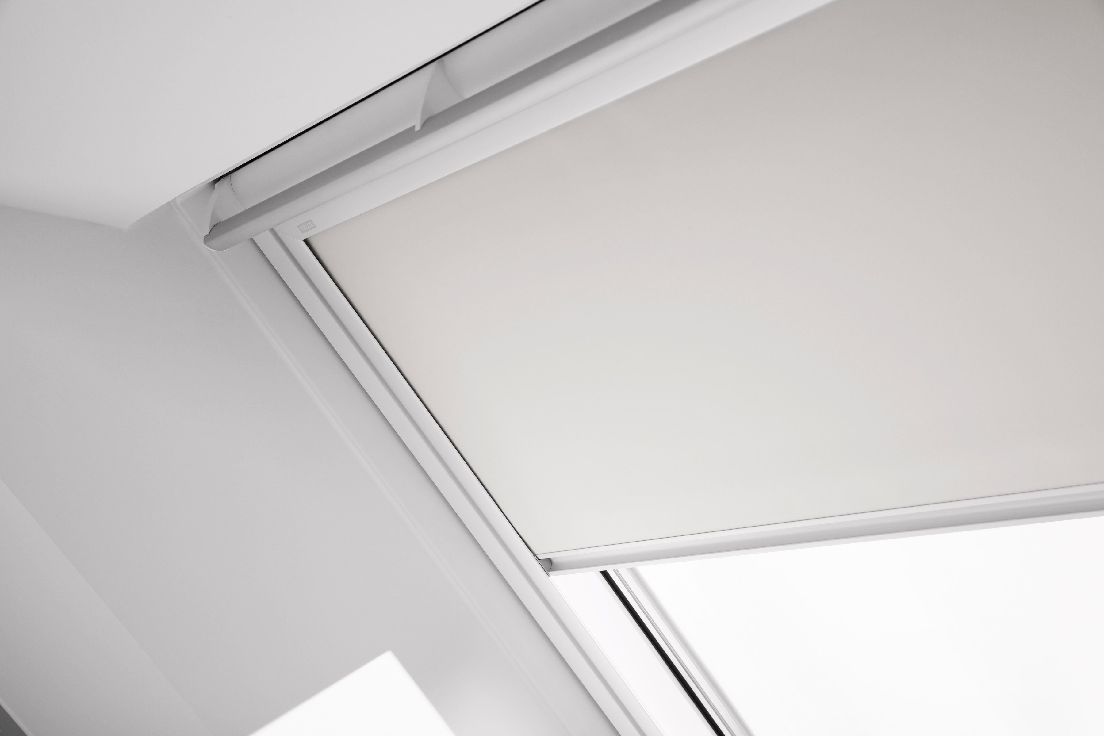 Verdunklungsrollo DKL in »Pick verdunkelnd, & Click!«, VELUX 1025SWL, VELUX, weiß Führungsschienen, P08