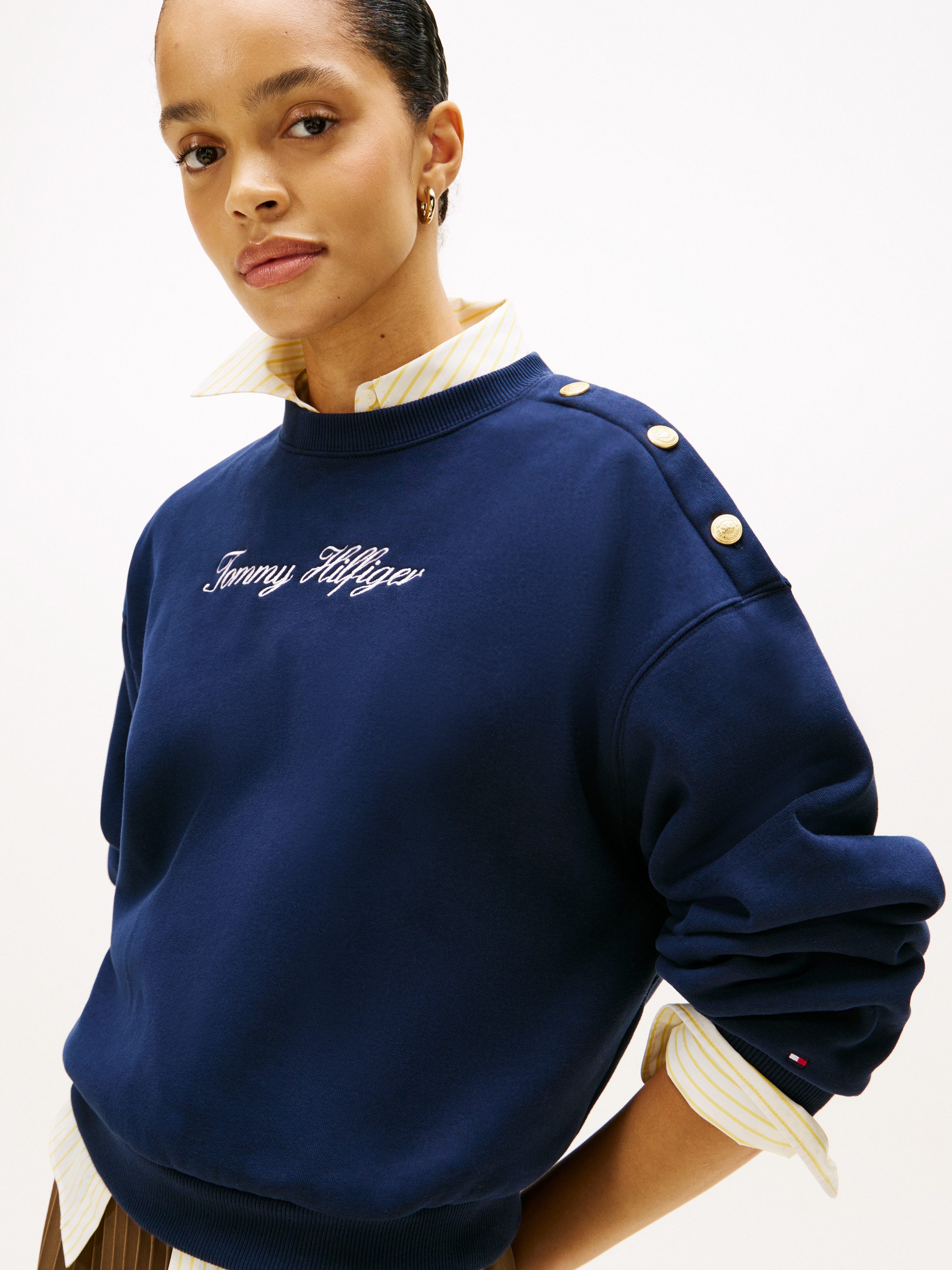 Tommy Hilfiger Sweatshirt GOLD BTN SCRIPT FLEECE SWTSRT mit goldfarbenen Knöpfen