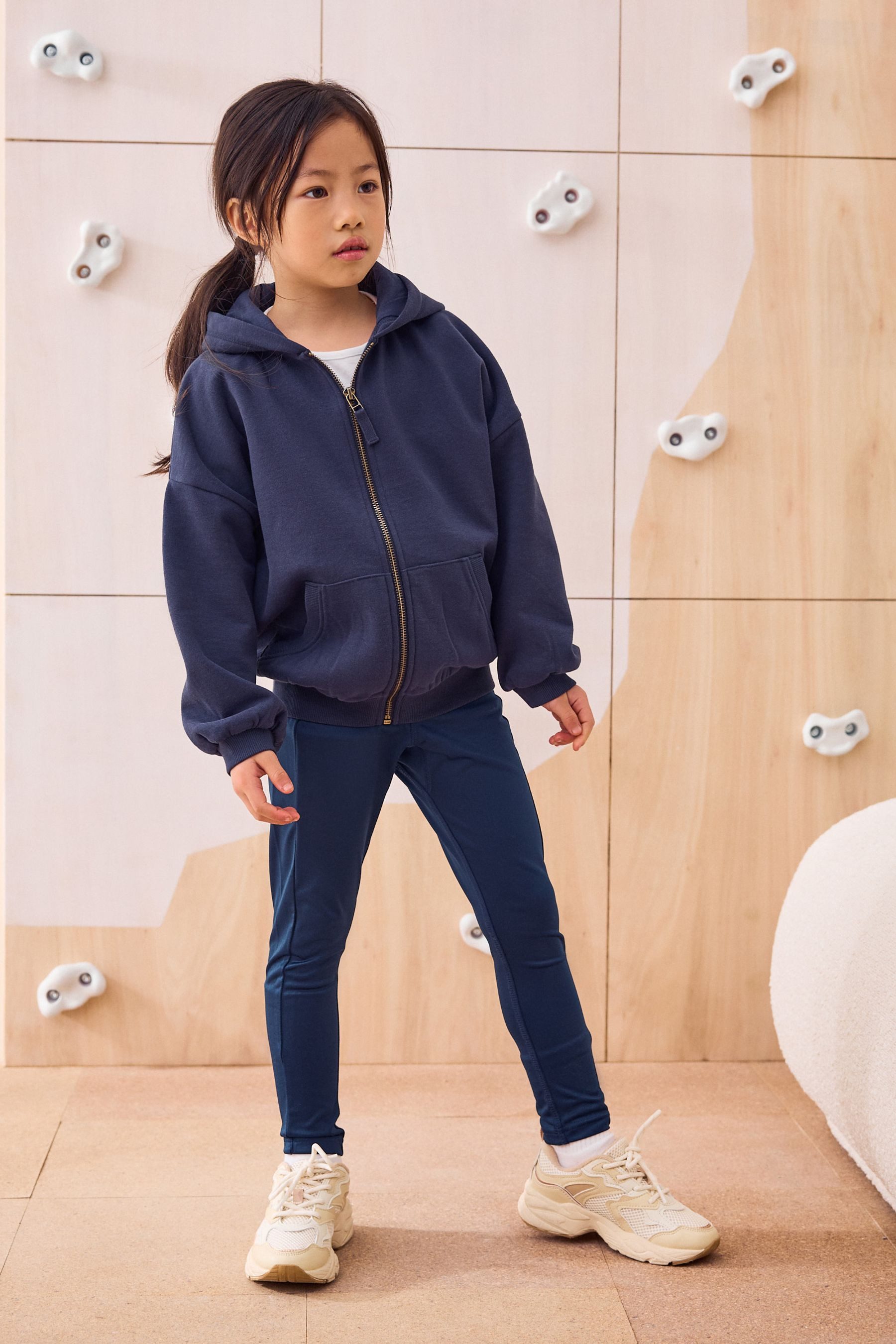 Next Kapuzensweatjacke Sportliche Kapuzenjacke (1-tlg)