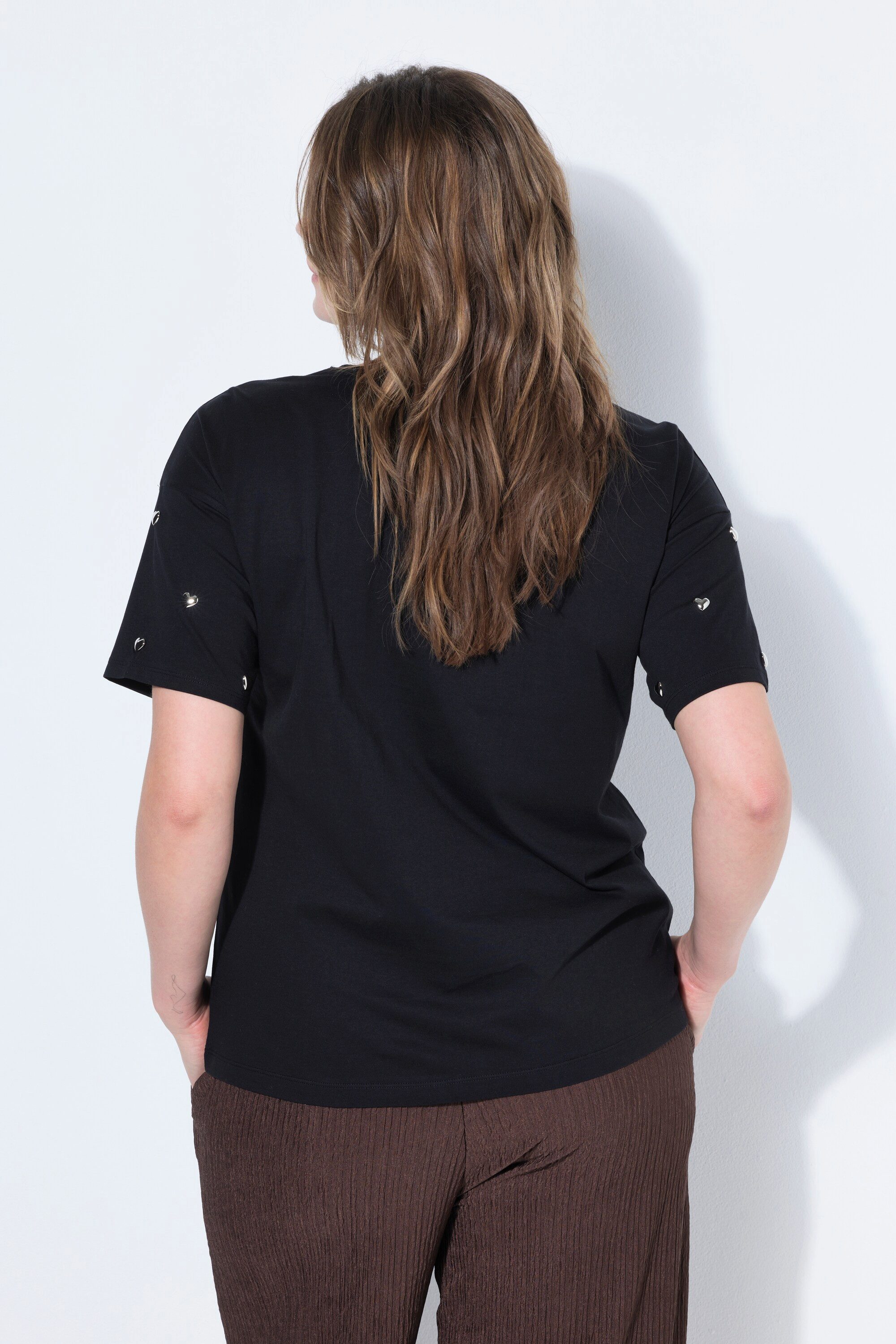 Studio Untold T-Shirt T-Shirt oversized Herz-Nieten – Bild 3 von 4