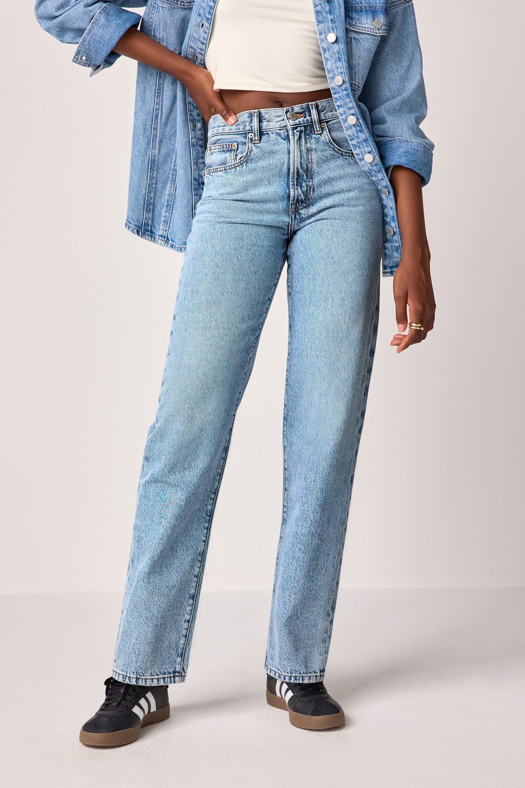 Next Straight-Jeans Steife Straight Fit Jeans (1-tlg)