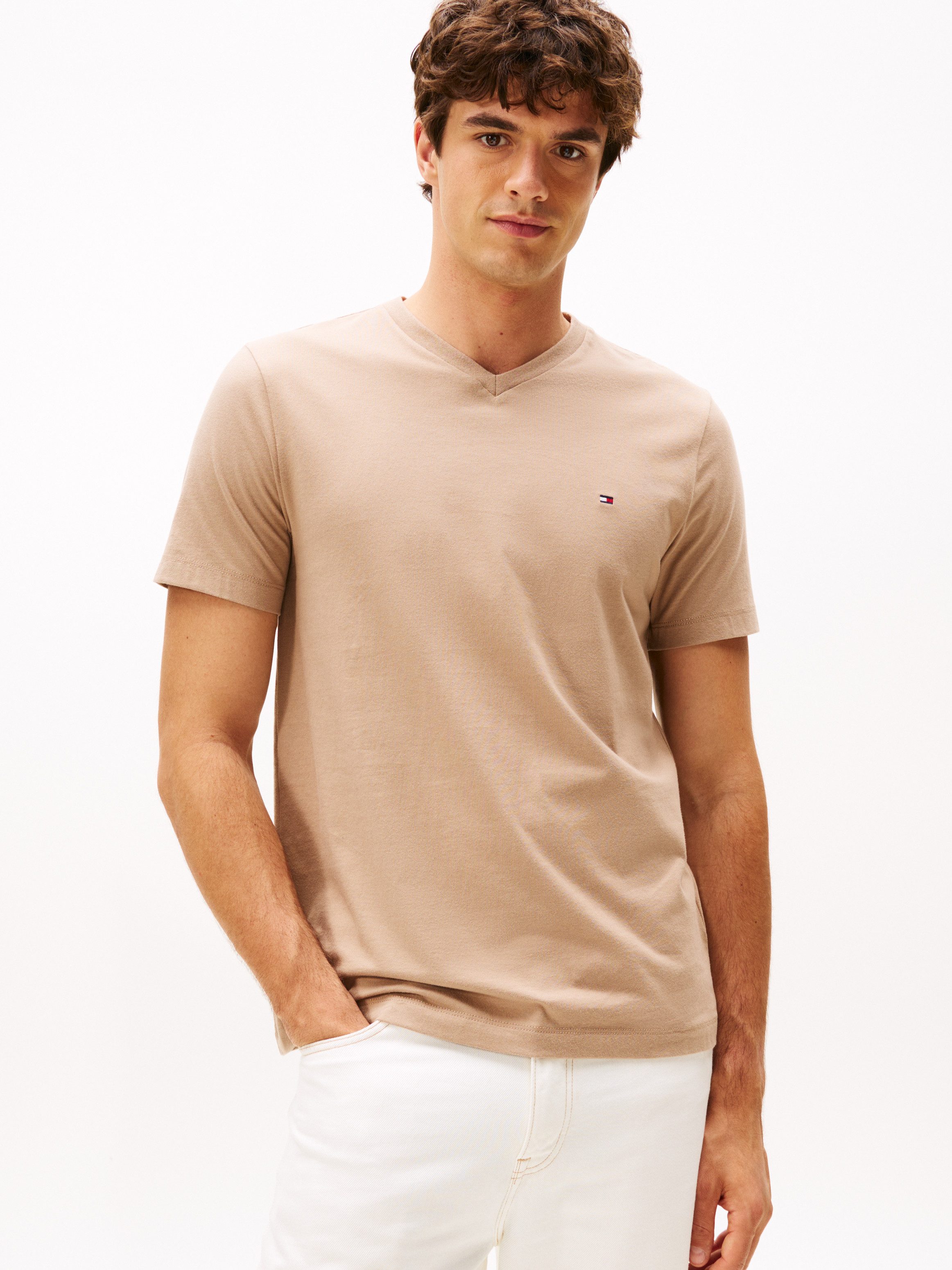 Tommy Hilfiger V-Shirt ESSENTIAL V-NECK TEE mit V-Ausschnitt und Markenlabe günstig online kaufen