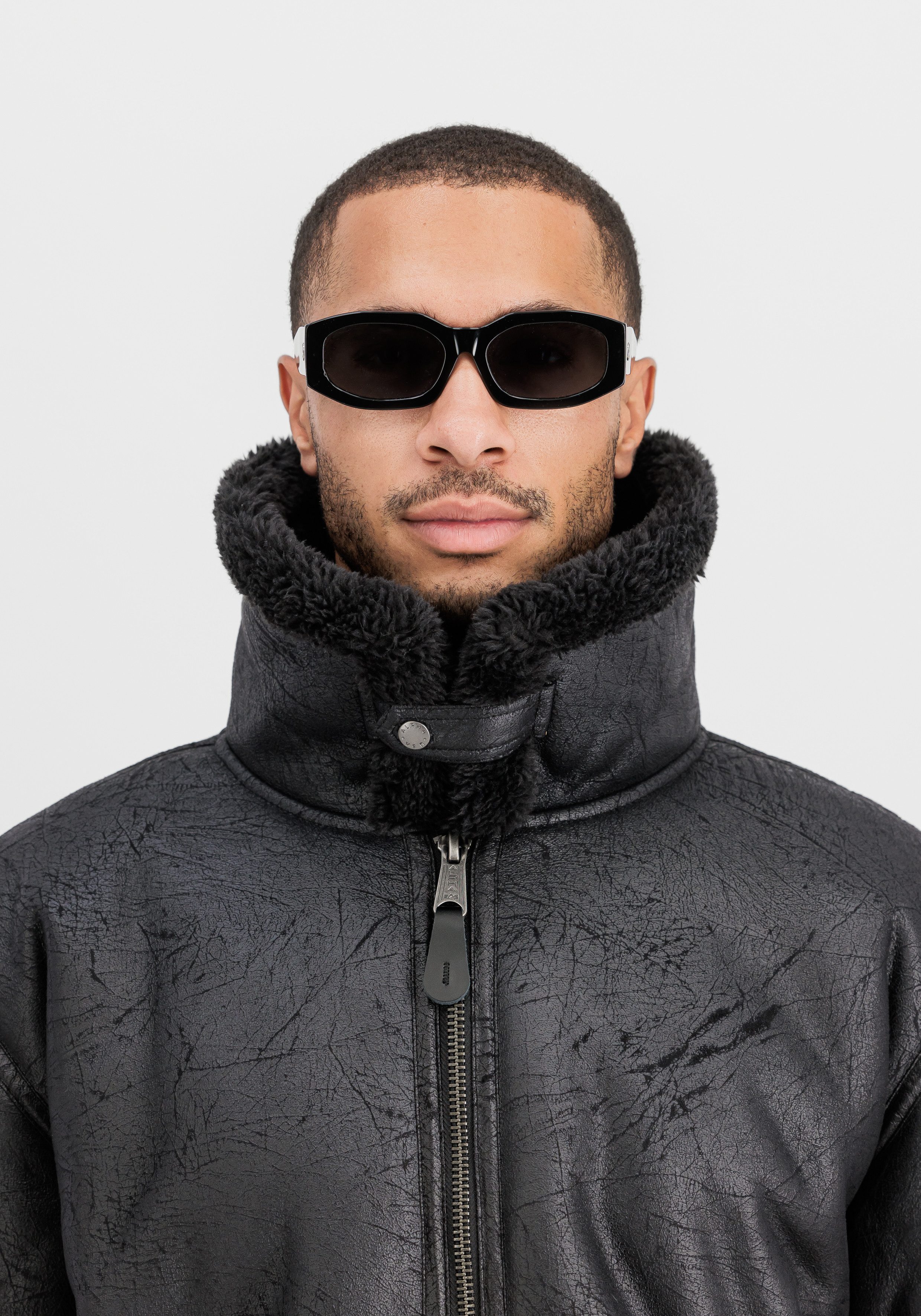 Alpha Industries Lederimitatjacke B-3 Faux Leather Kunstfaser, regular fit – Bild 3 von 5