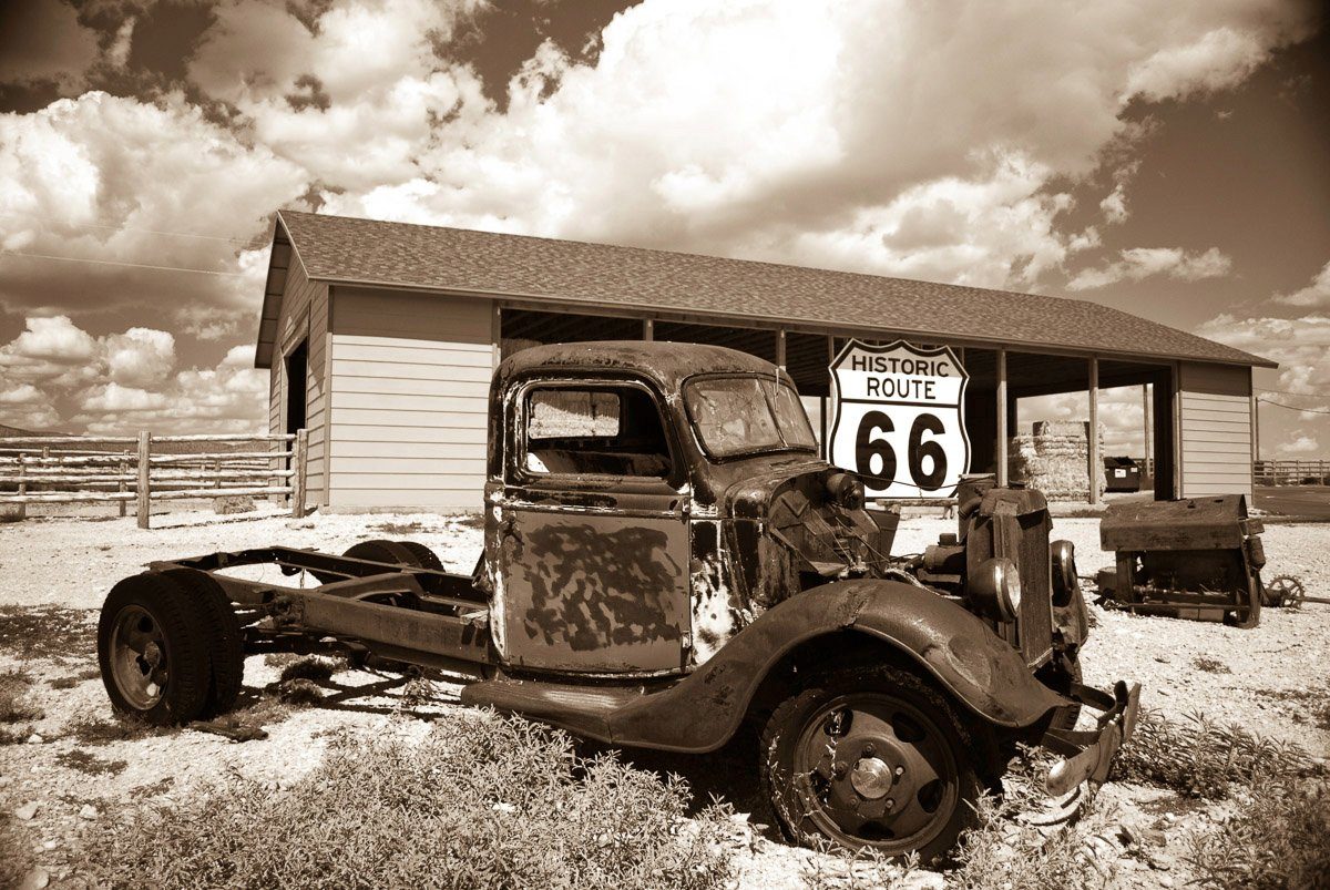 Papermoon Fototapete Rosty Truck | Fototapeten