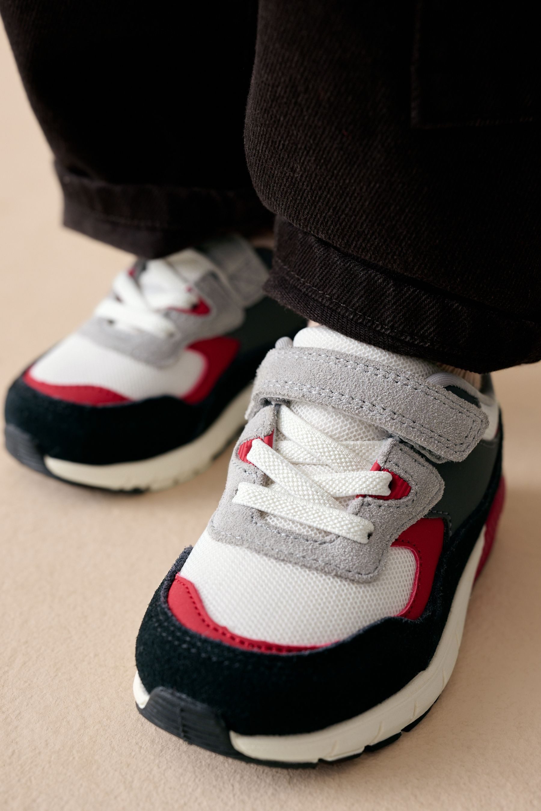 Next Elastischer Sportschuh mit Schnürung Sneaker (1-tlg)