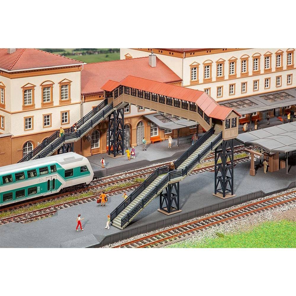 Modelleisenbahn-Set H0 Fußgängerbrücke mit Überdachung