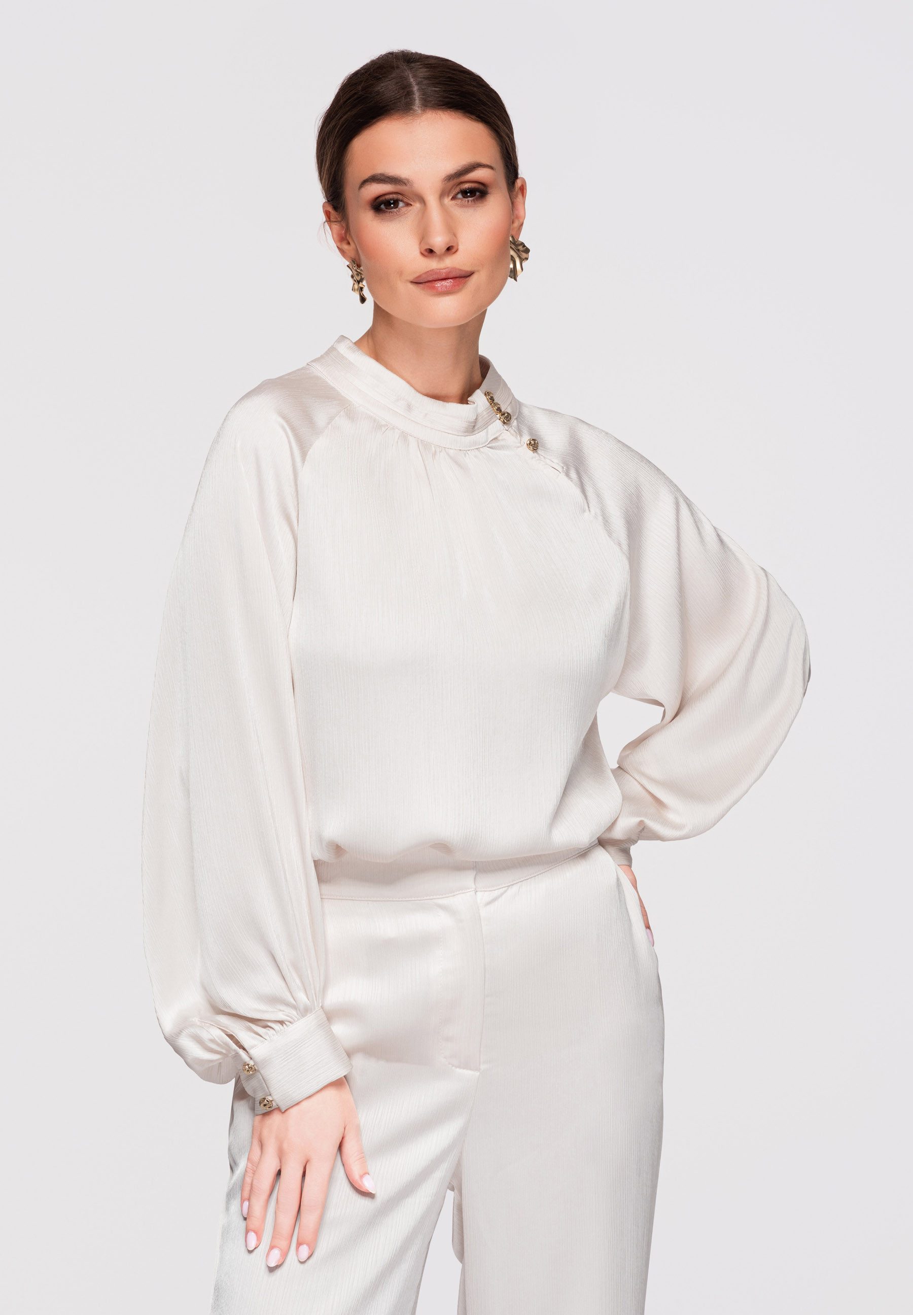 OMBRE Langarmbluse Langarmbluse Damen Elegant Loose Fit Off white L (kein Set, 1-tlg) Satinoberfläche, dekorative Knöpfe