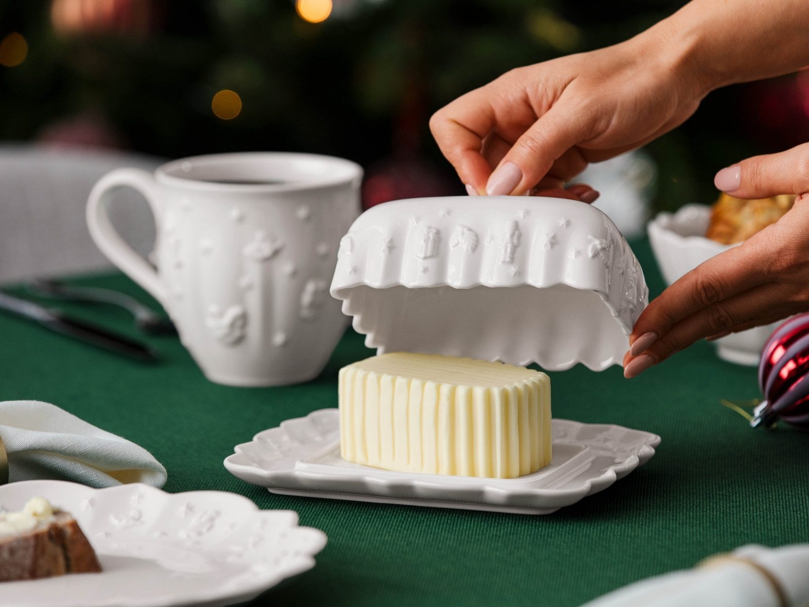 Villeroy & Boch Butterdose Toy's Delight Royal Classic Butterdose weiß 19cm, Premium Porcelain – Bild 2 von 5