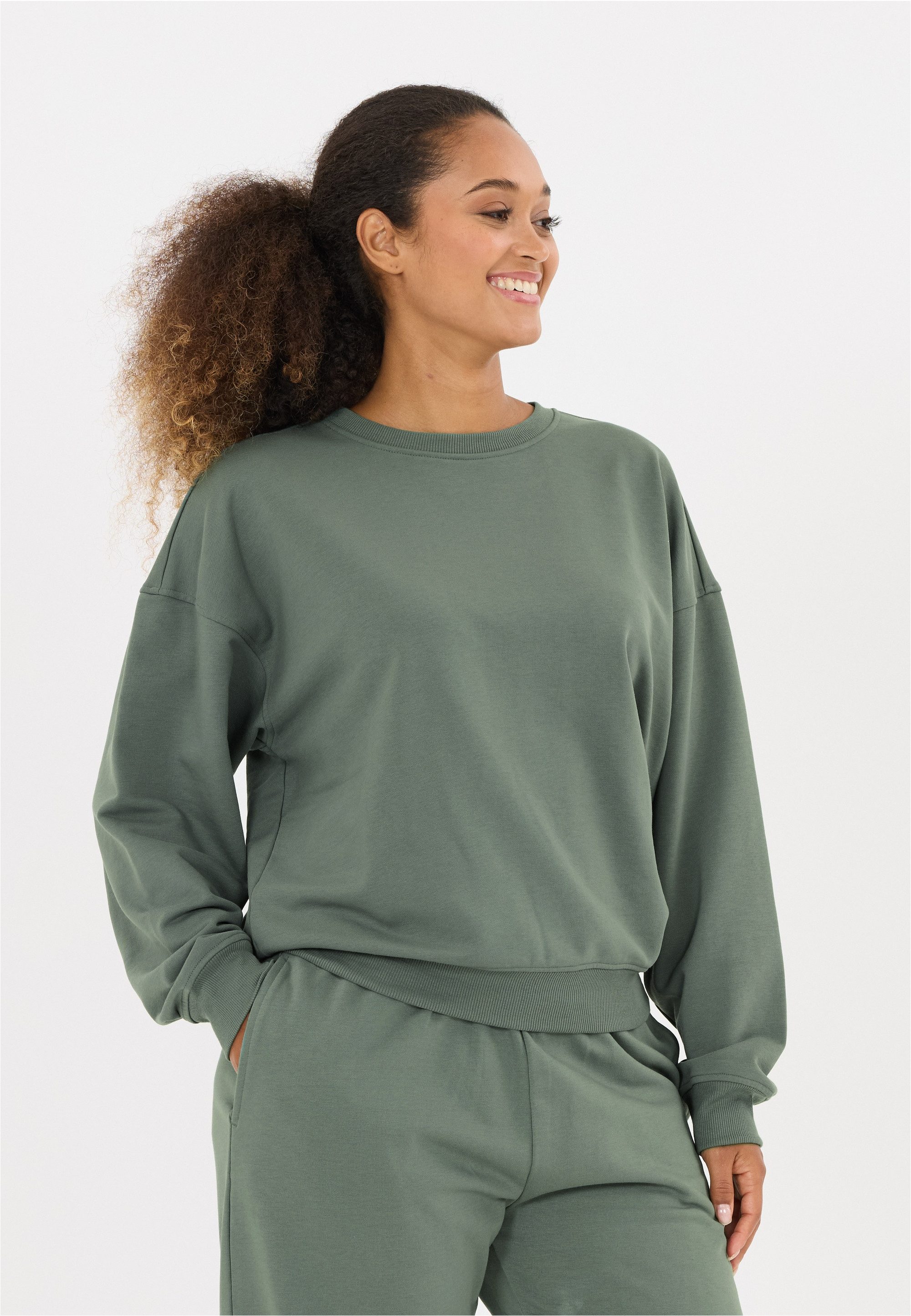 ATHLECIA Sweatshirt Crecy aus super weichem Material