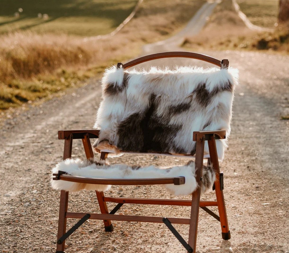 TSE Campingstuhl ANIFURRY Holz Campingstuhl Luxus mit Kunstfell klappbar Outdoor