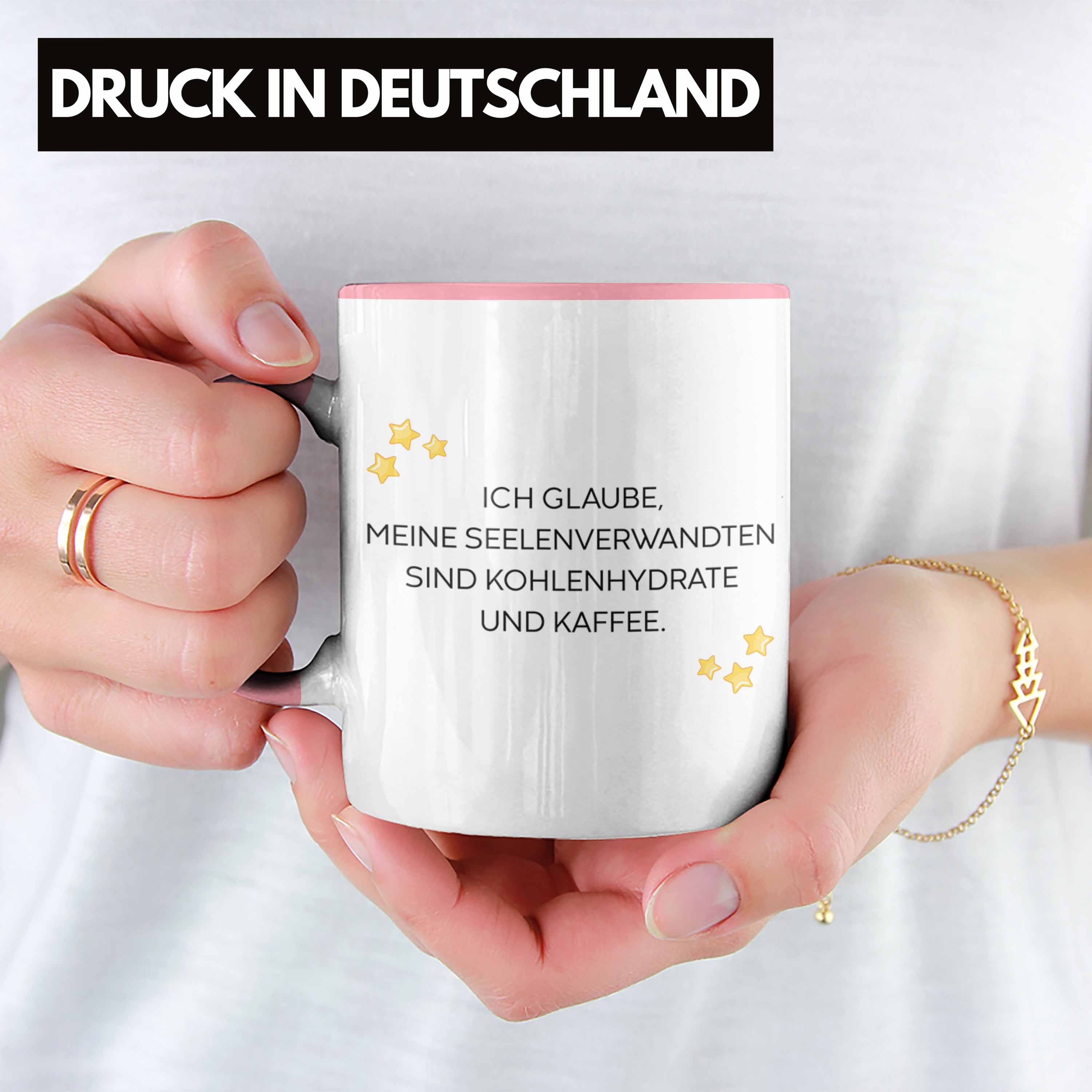 Trendation Tasse Trendation - Kaffee Tassen mit Lustige Rosa Spruch mit Tasse Arbeit Sprüchen Becher Kohlenhydrathe und Männer für Büro Sarkasmus Lustig Frauen Geschenk Kollegin