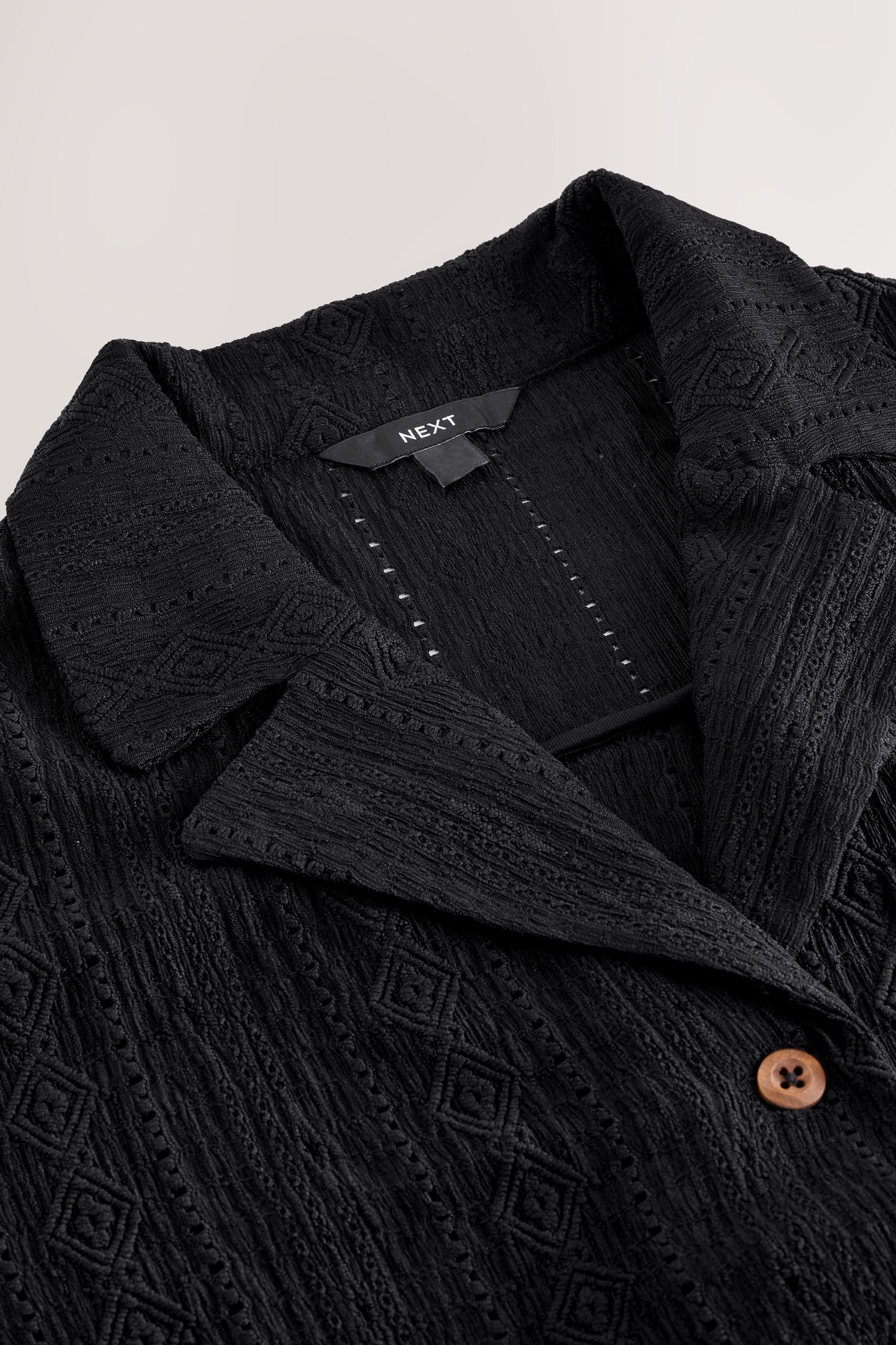 Next Kurzarmhemd Kurzärmelige Urlaubsbluse mit Lochstickerei (1-tlg) günstig online kaufen