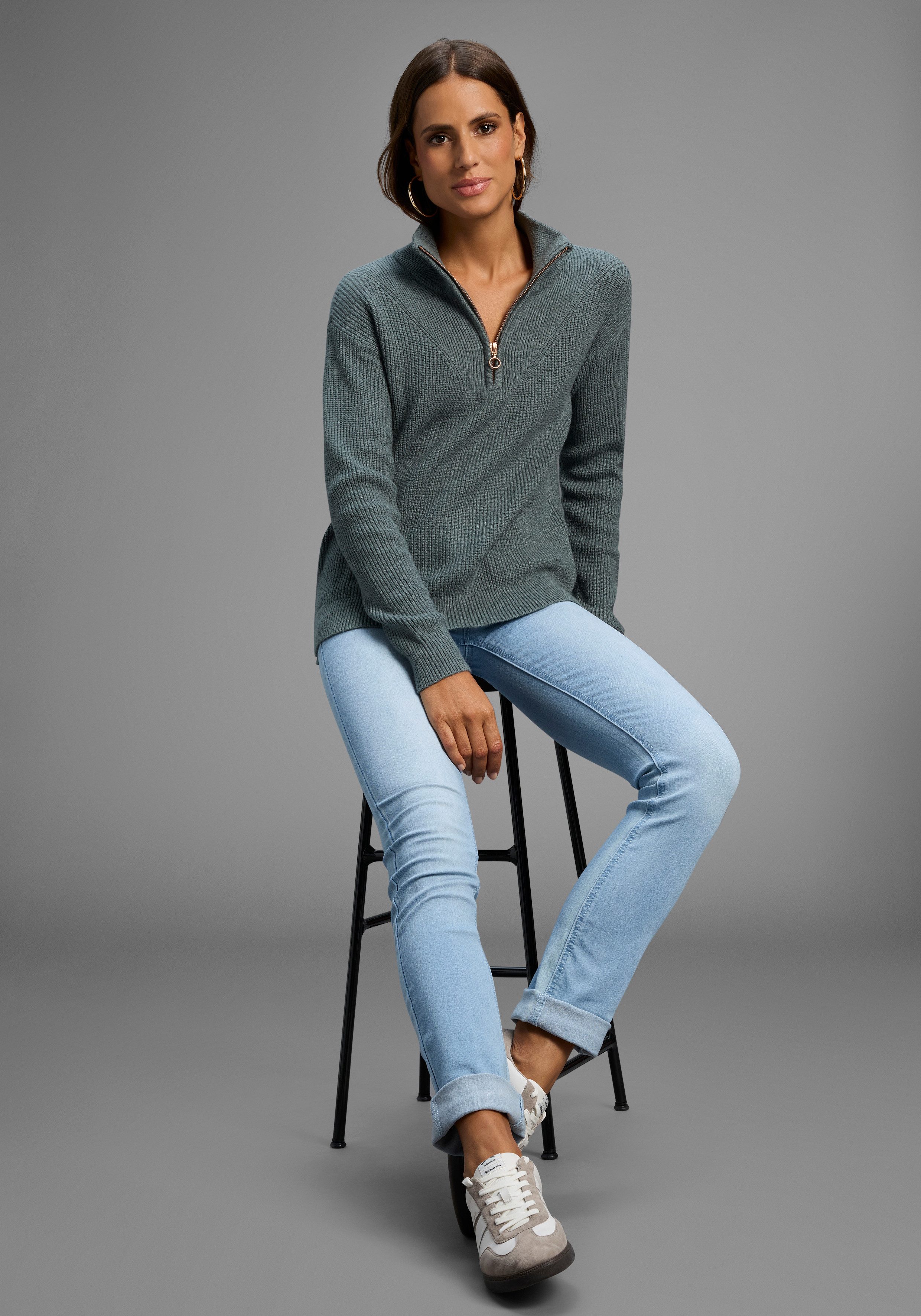 Zum Outfit 12