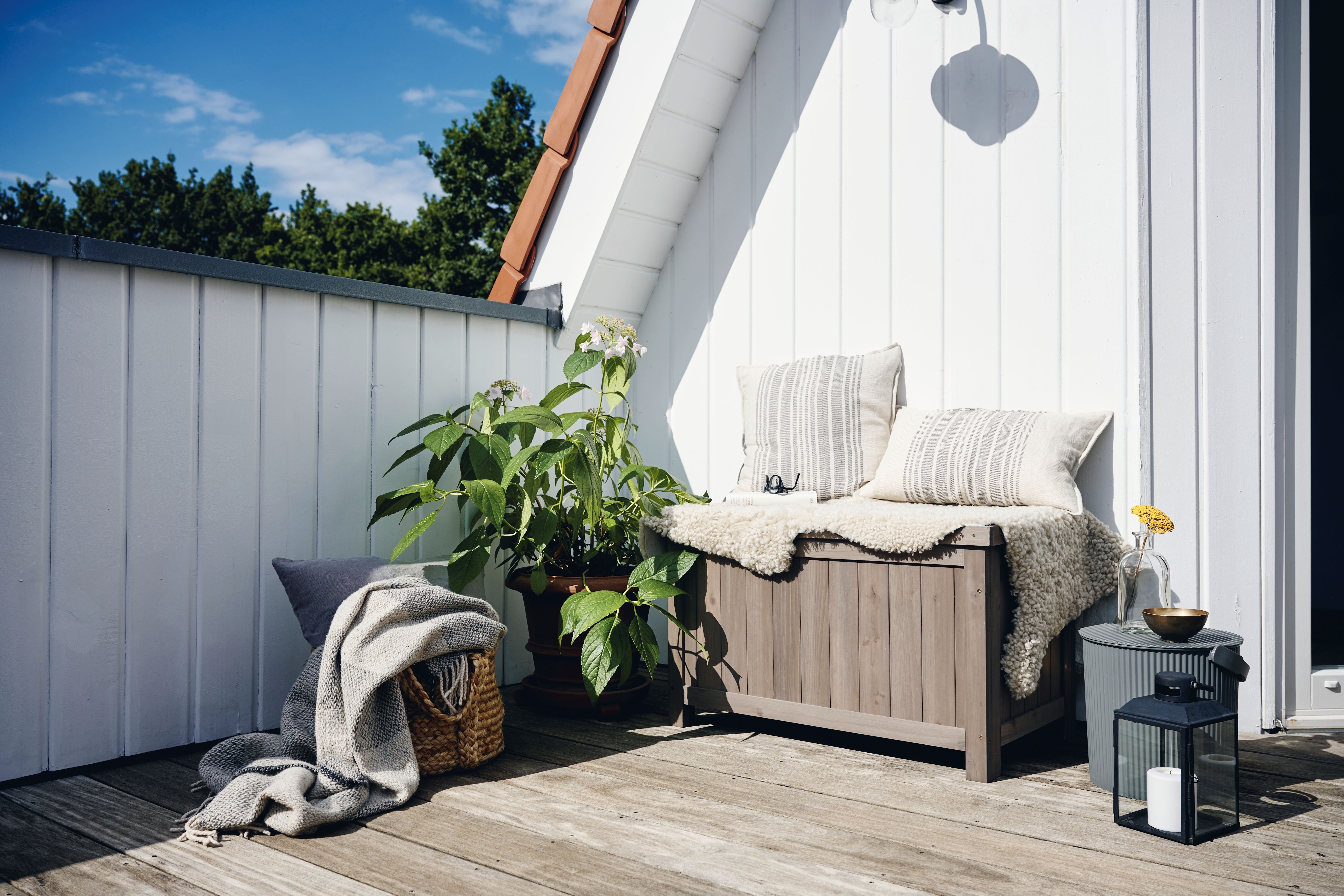 BUTENKIST Auflagenbox HENRIETTE, Kissenbox, Sitzbank, Gartentruhe, Aufbewahrung Holz, Balkon, 90 L