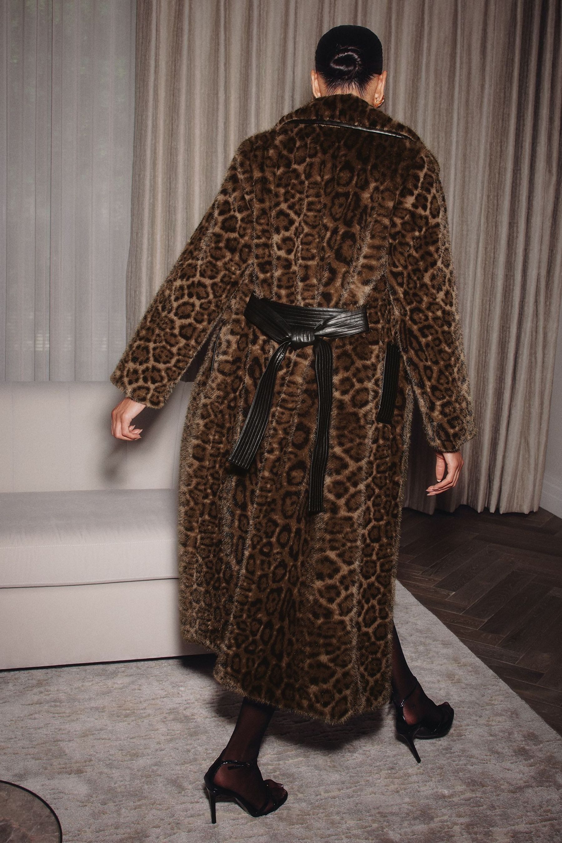 LIPSY Langmantel Lipsy Langer Mantel aus Kunstfell, Petite (1-tlg) günstig online kaufen