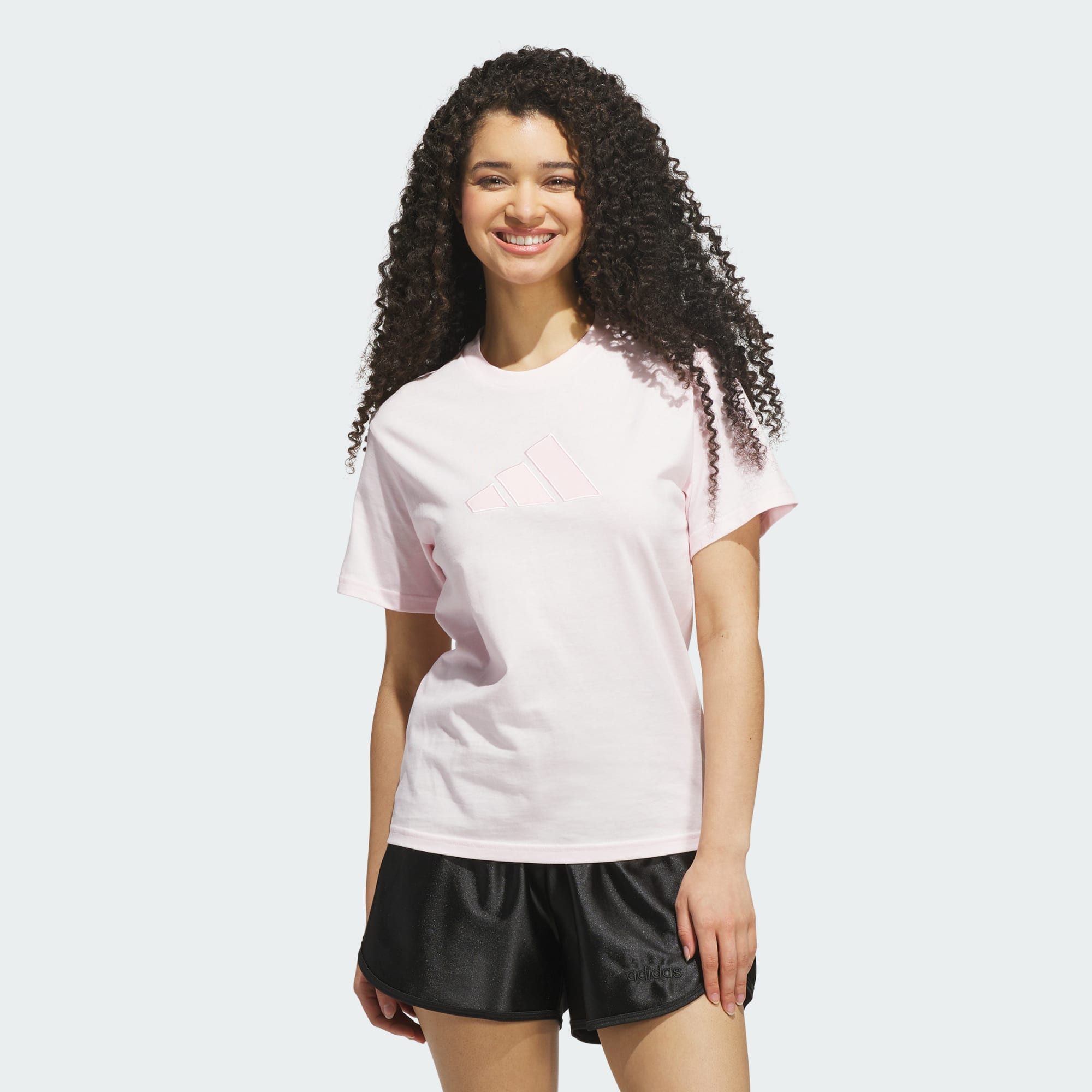 adidas Sportswear T-Shirt SATIN-FILLED LOGO GRAFIK T-SHIRT (1-tlg)
