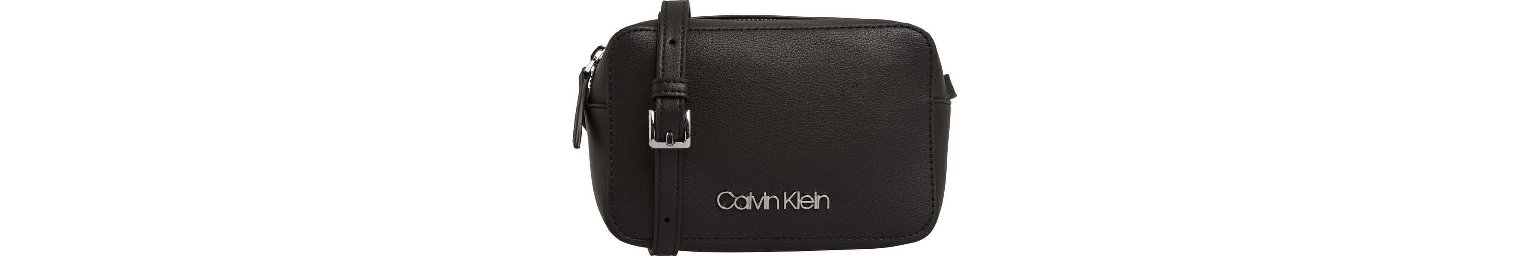 Calvin Klein Mini Bag »CK MUST CAMERA BAG MD«, mit goldfarbenen Details