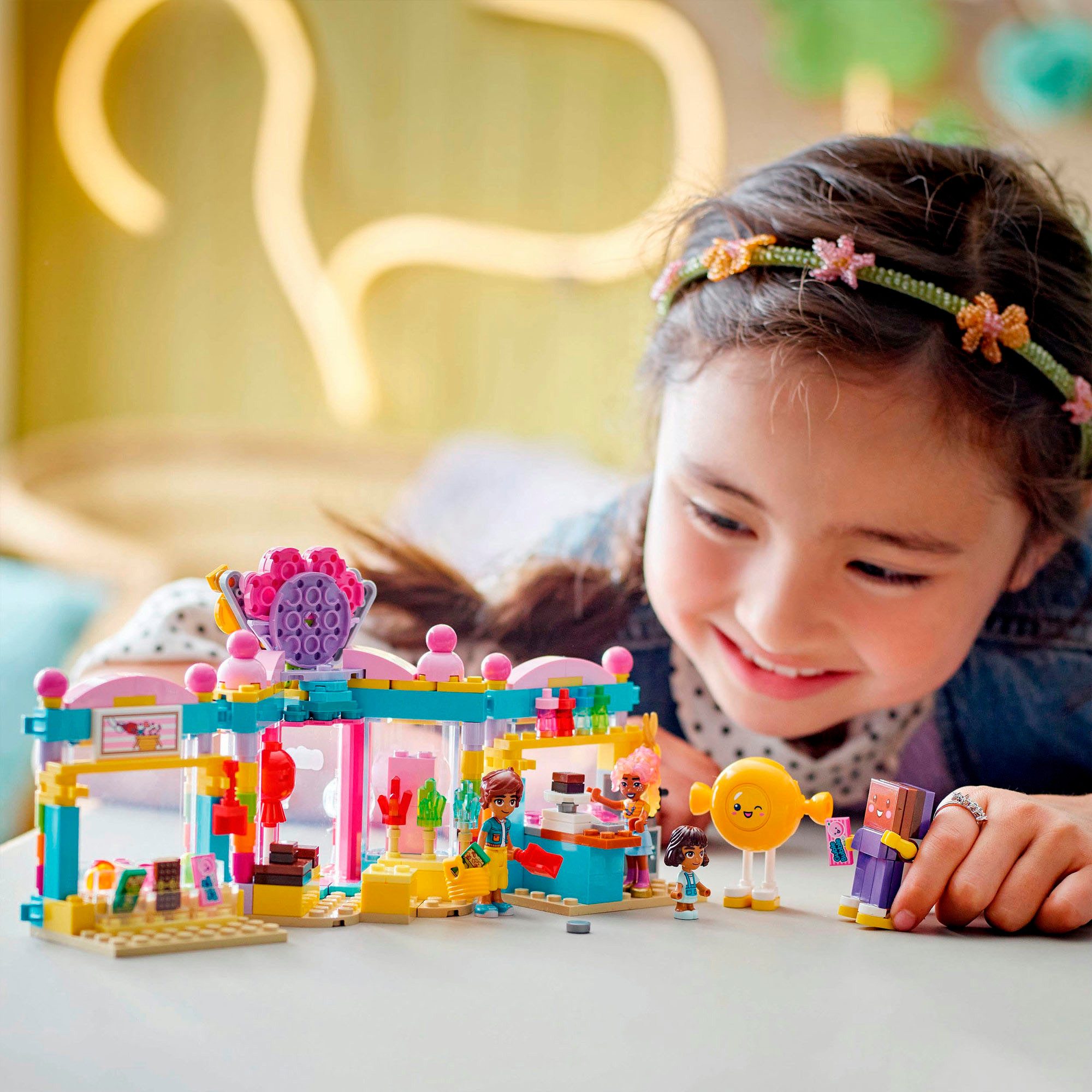 LEGO® Heartlake City Süßwarenladen (42649), LEGO Friends Konstruktionsspiel günstig online kaufen