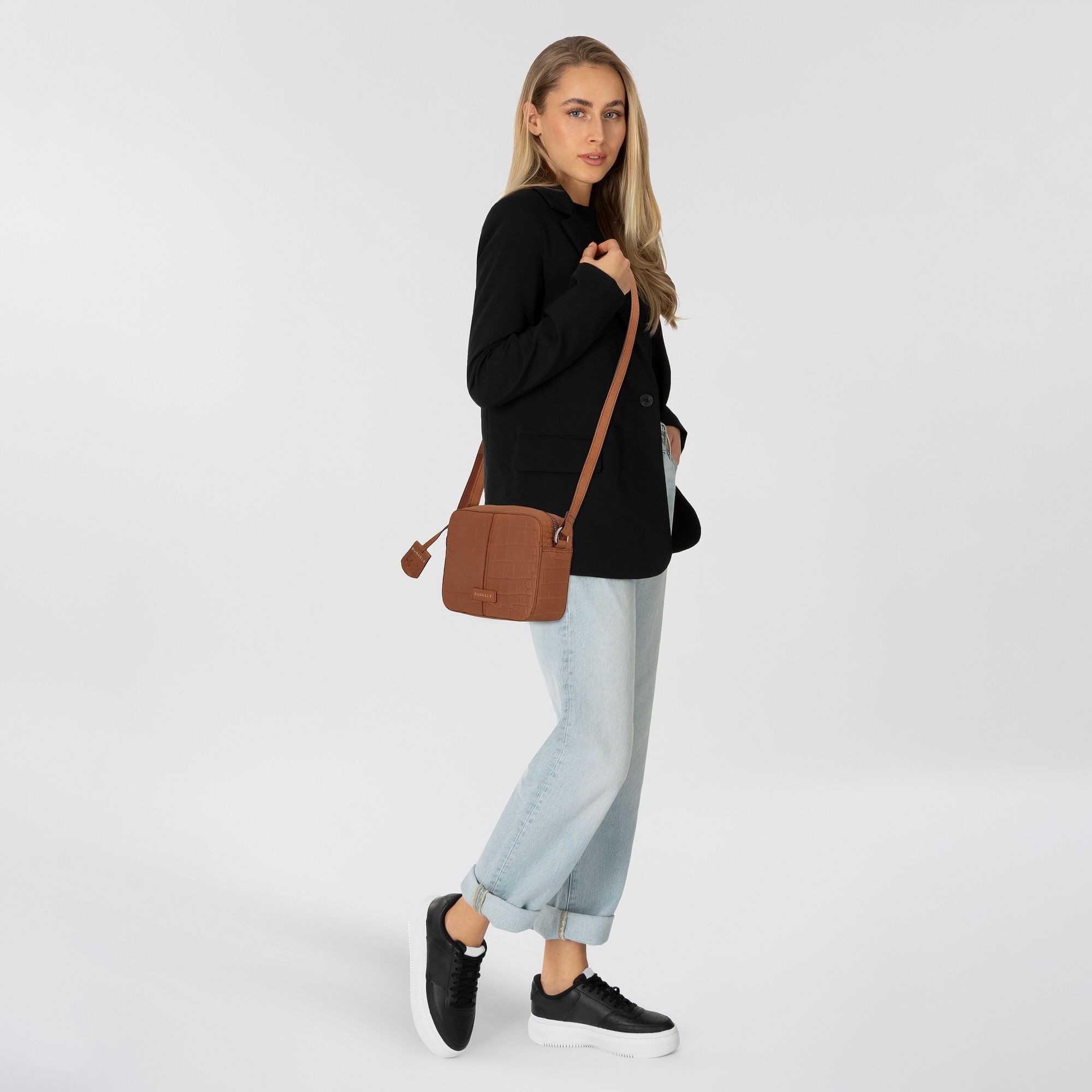 Burkely Umhängetasche Cool Colbie, Leder