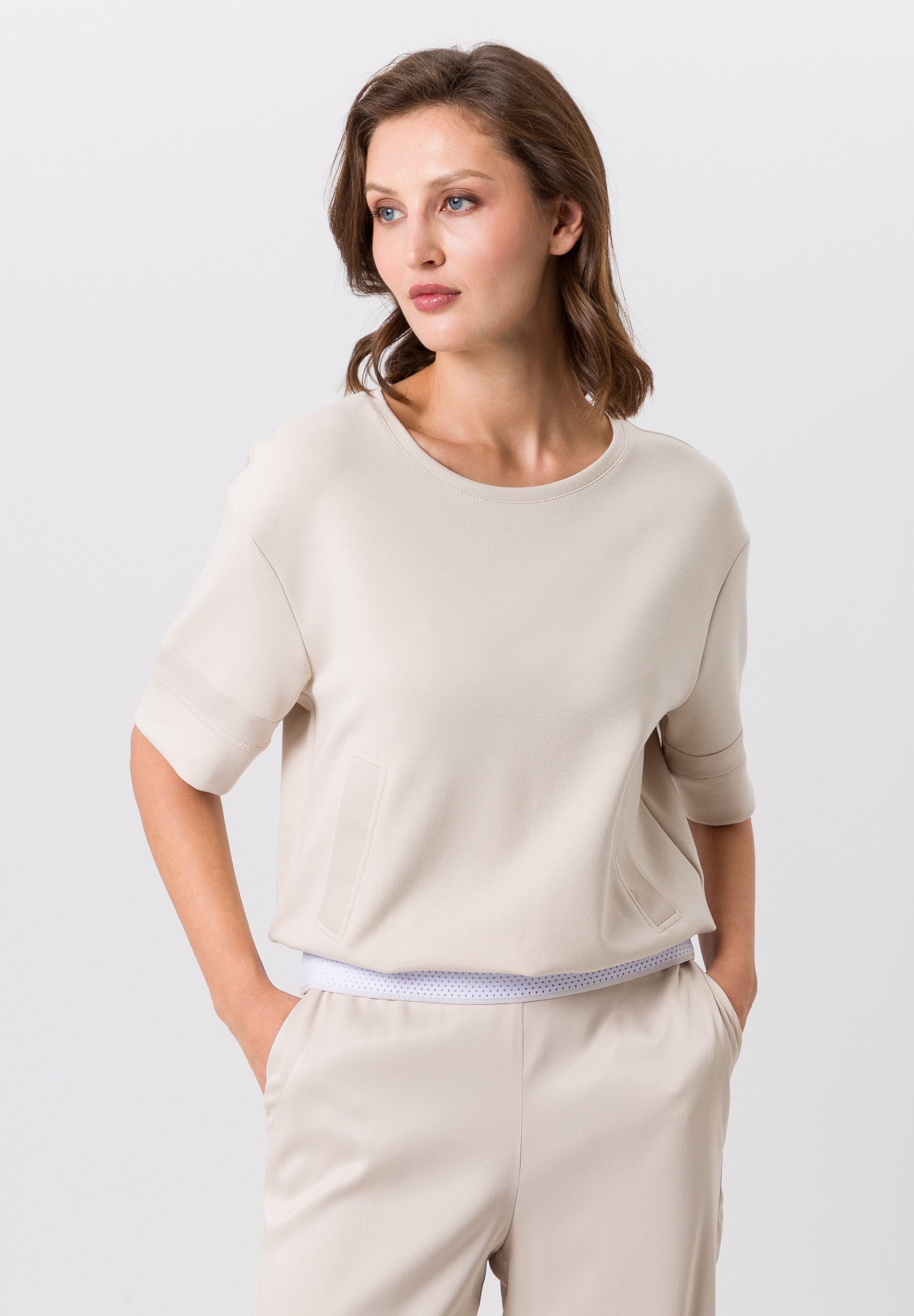 Kurzarmshirt mit dezenten Taschen