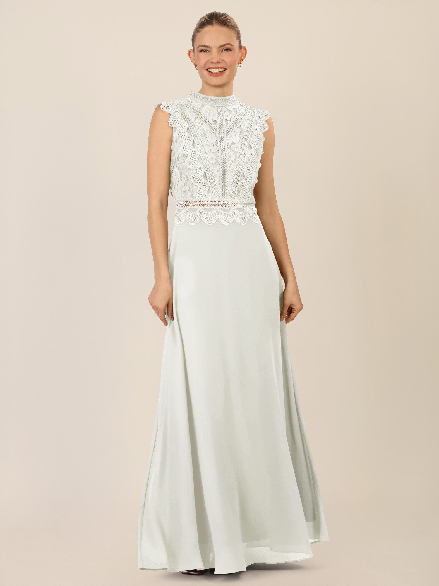 Apart Abendkleid mit Spitze und transparentem Rückenteil günstig online kaufen