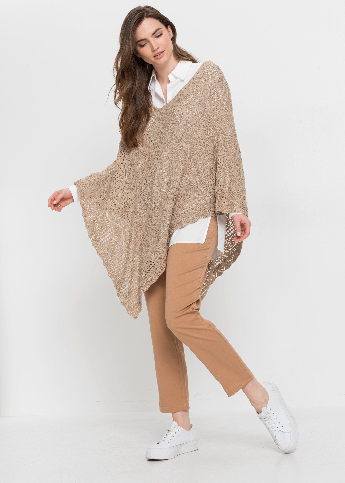 bonprix Strickponcho figurumspielende Passform, aus Baumwolle und Polyacryl