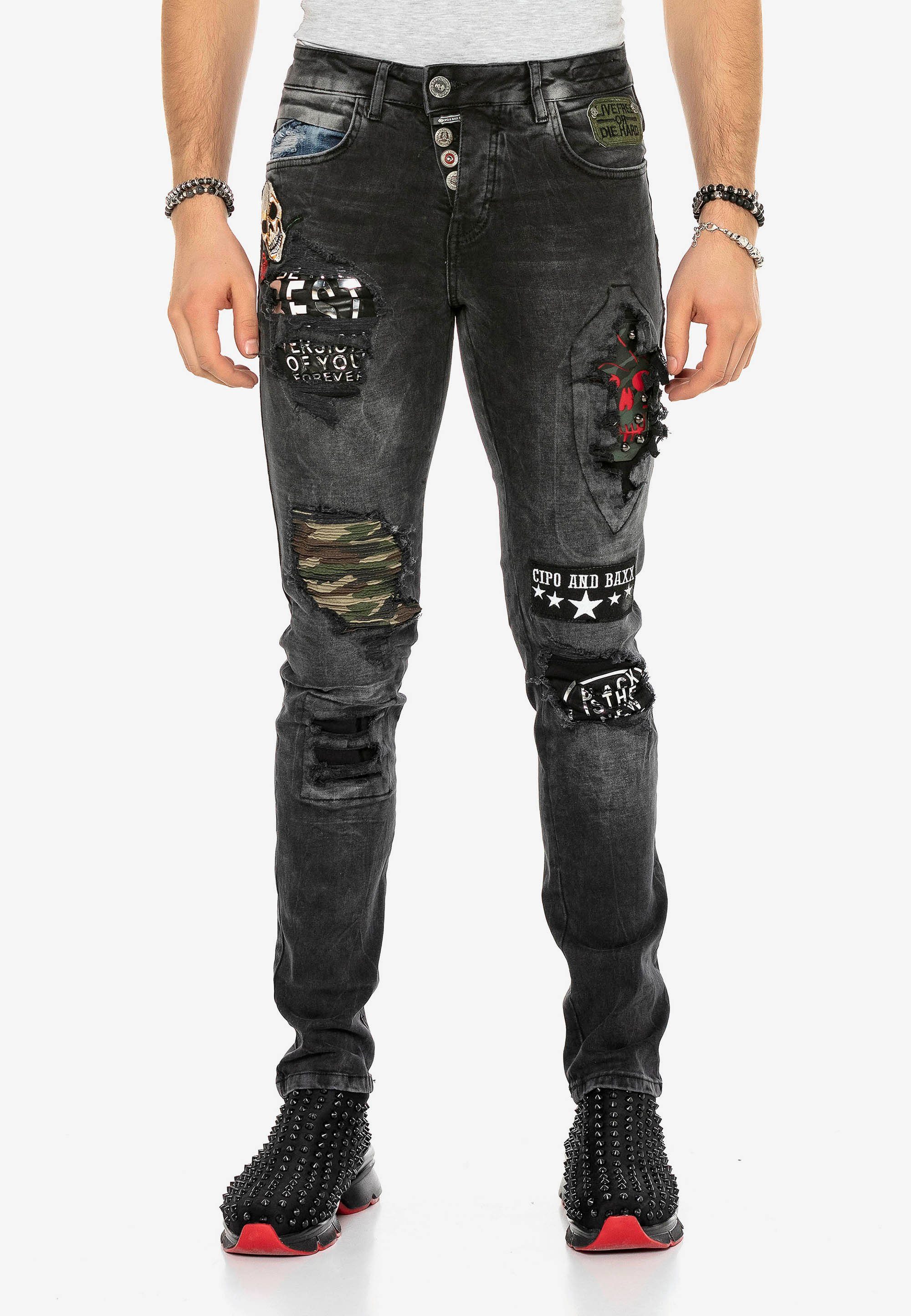 Cipo & Baxx Bequeme Jeans CD408 mit rockigen Aufnähern schwarz | Jeans